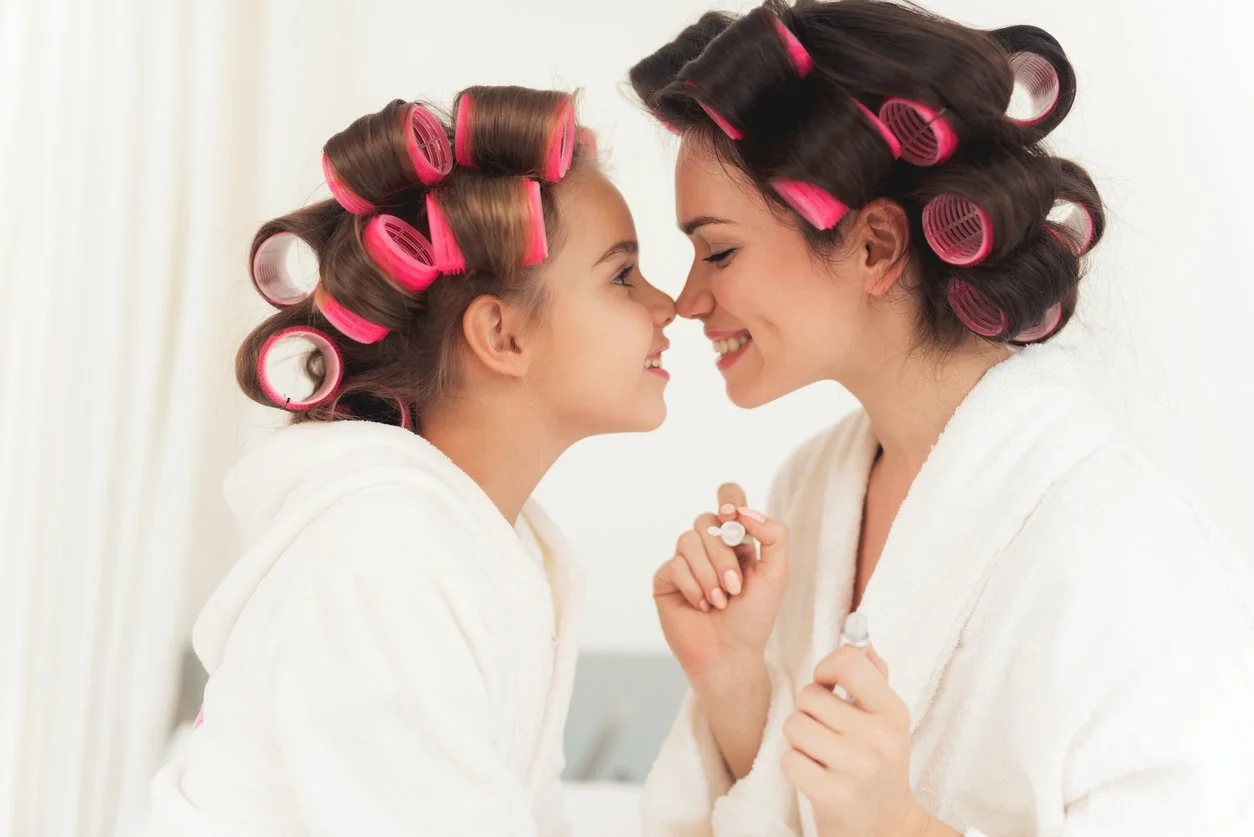 Mother Mommy Mom daughter blowout