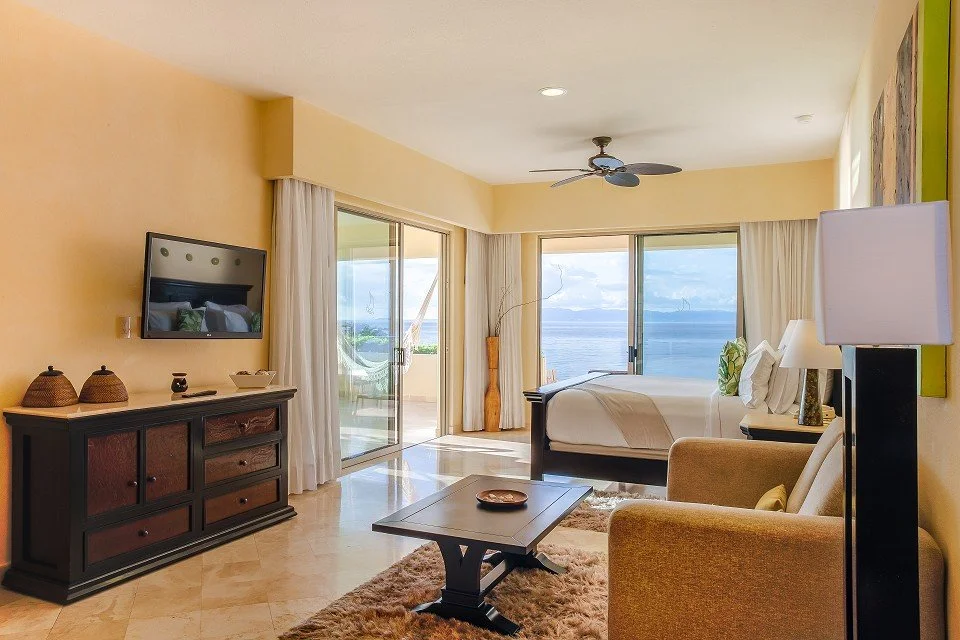 header-honeymoon-suite-w1144h640.jpg