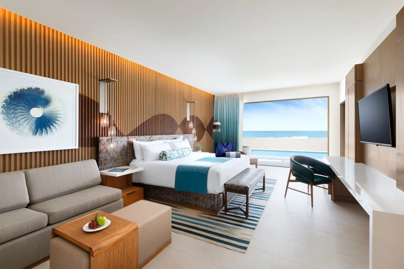 HRHLC_ROCK_SUITE_SWIM-UP_KING_WITH_AMENITIES_BAG.jpg
