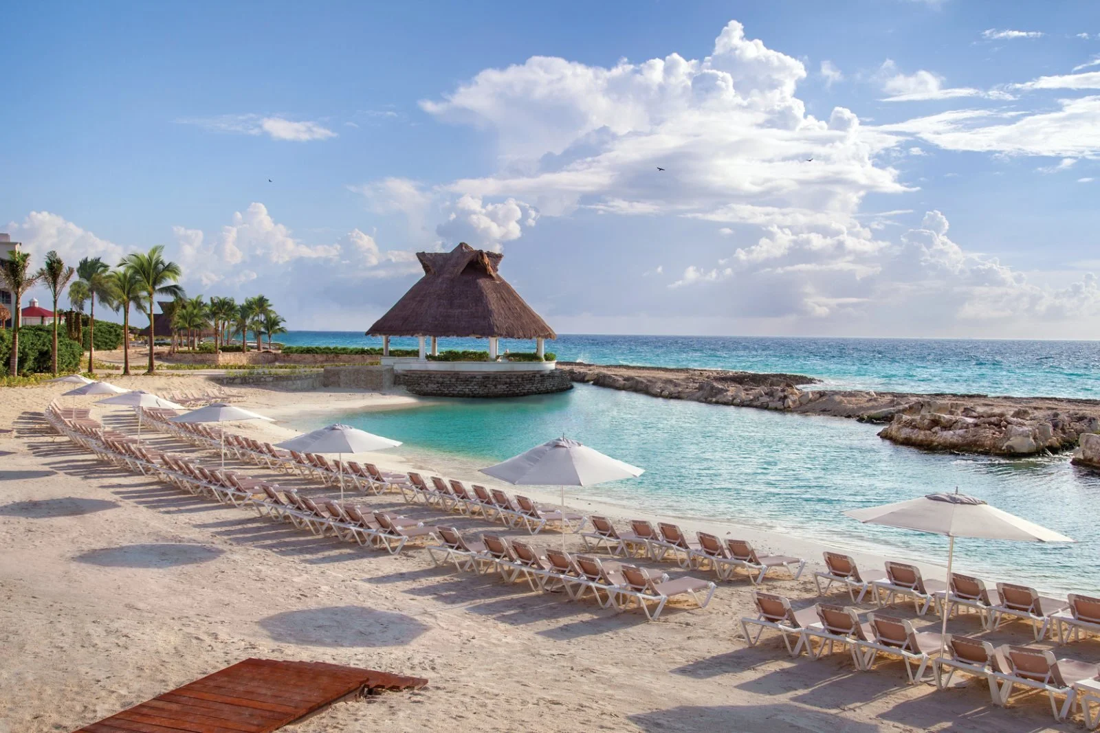 HRH_Riviera_Maya_Heaven_Beach_Chairs.jpeg