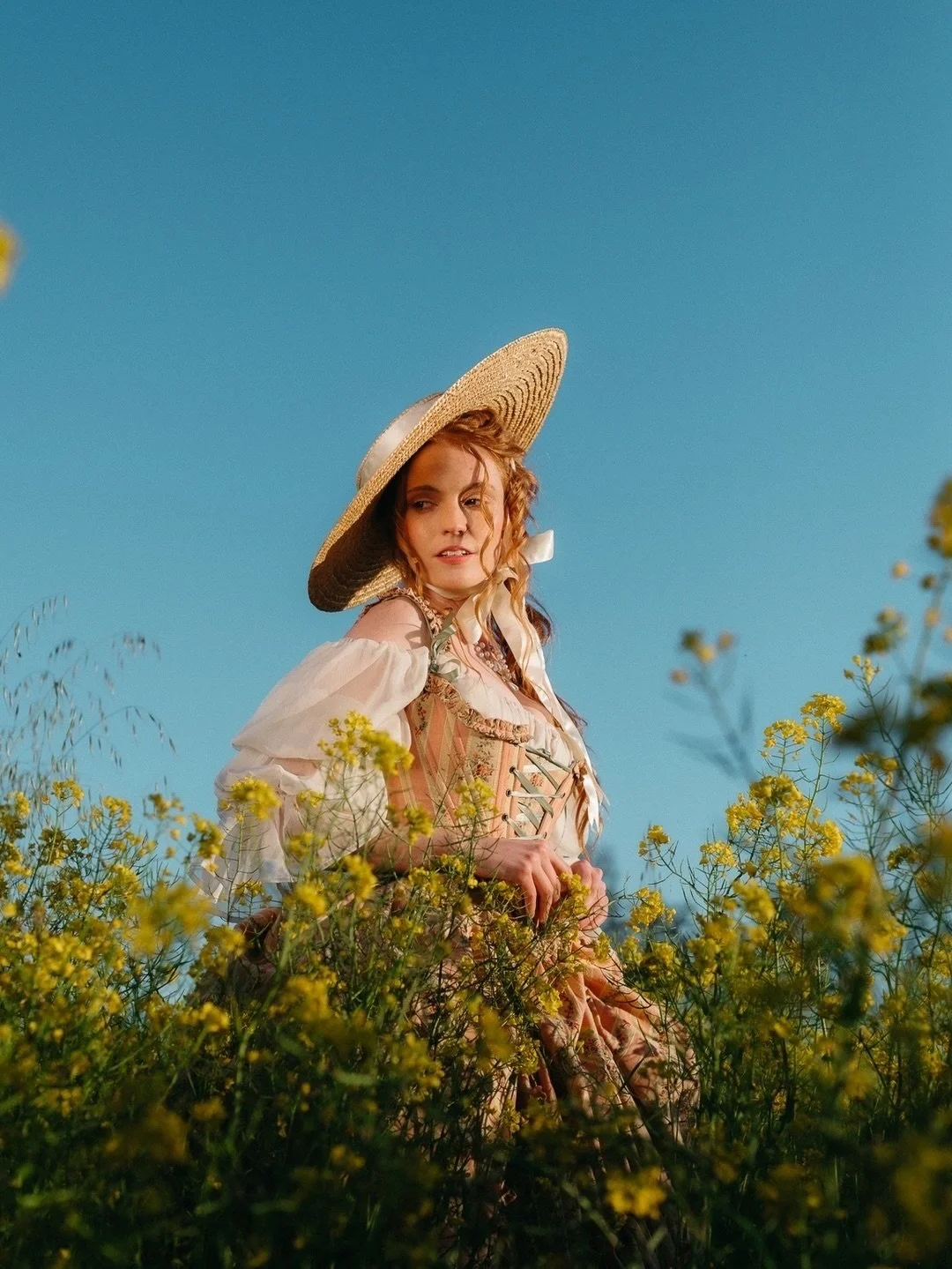Just the girlies shooting @french.meadows spring collection. Always obsessed with shooting with wildflowers, even if the allergies go crazy