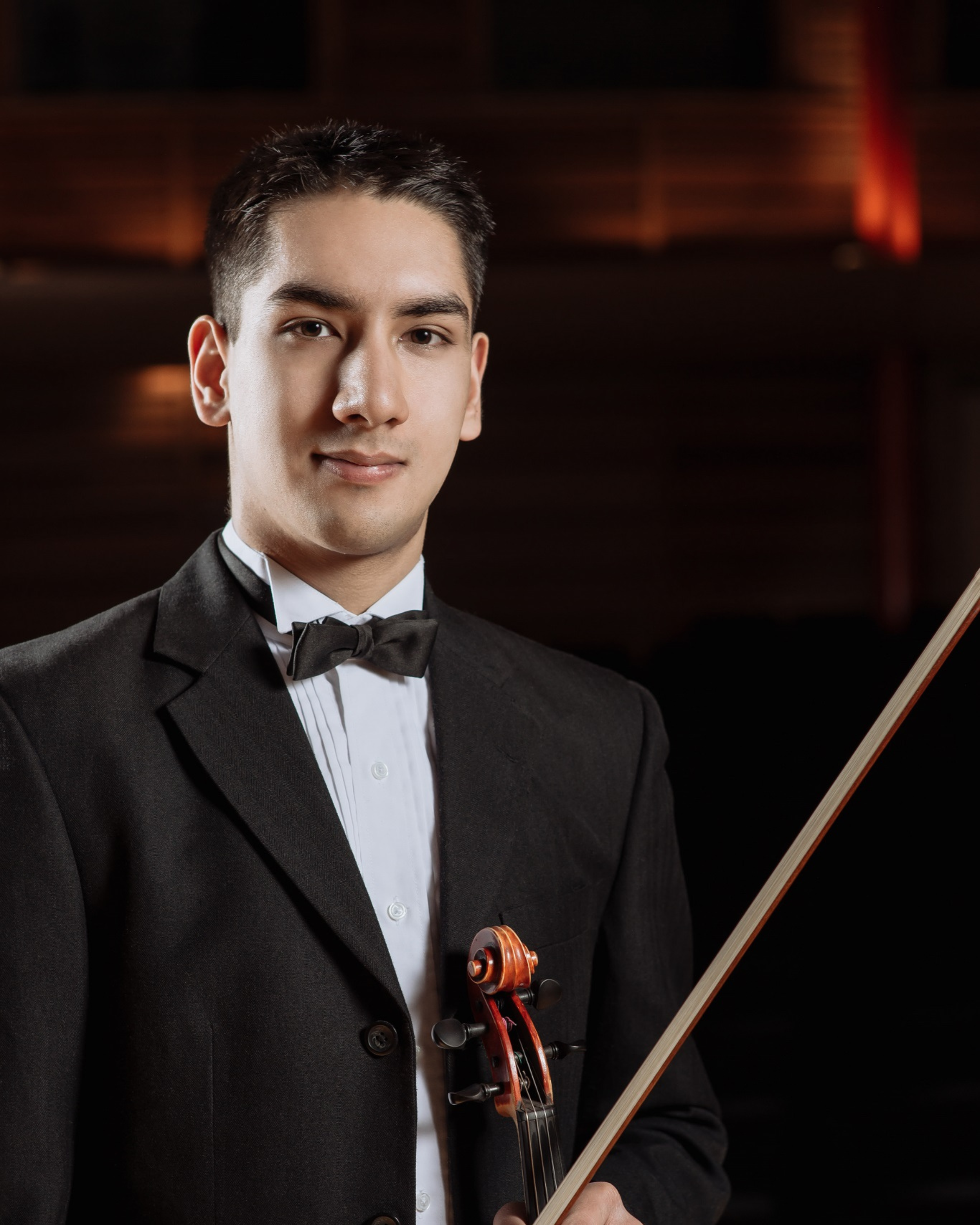 Daniel Dastoor (violin)