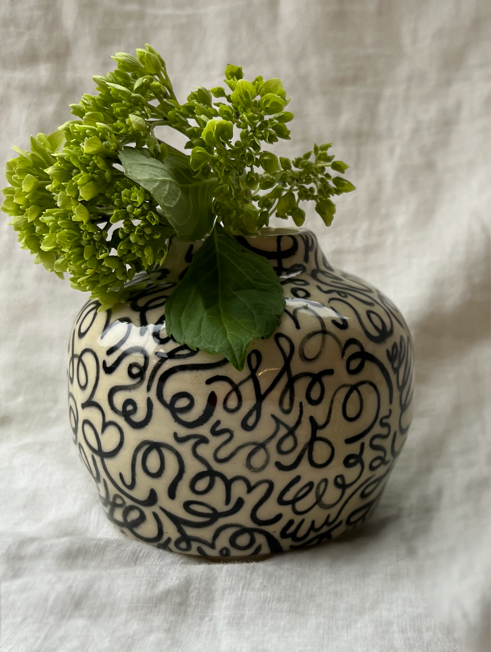 Squiggle Vase in Black