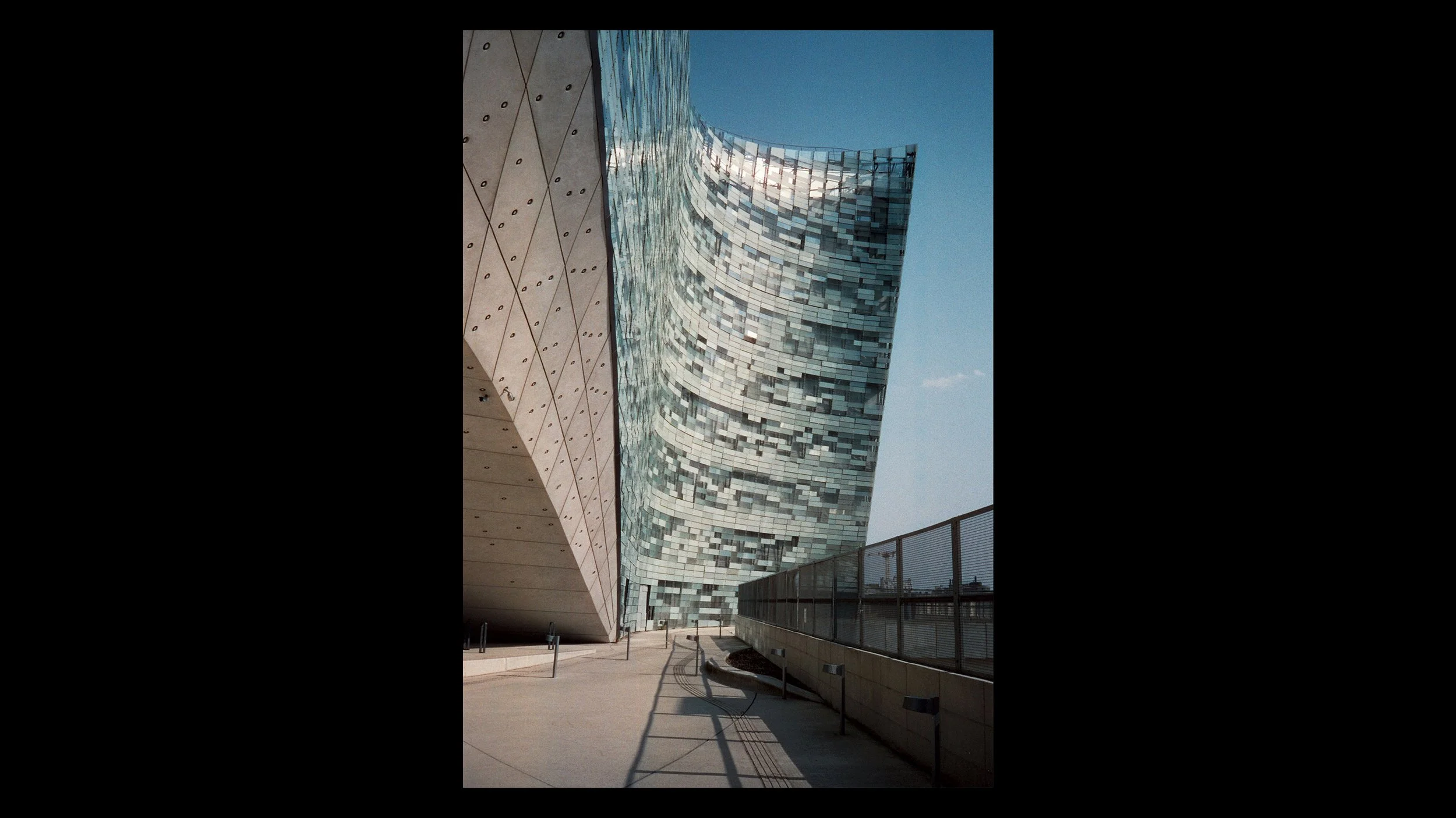 PARIS 09 - MONDE.jpg