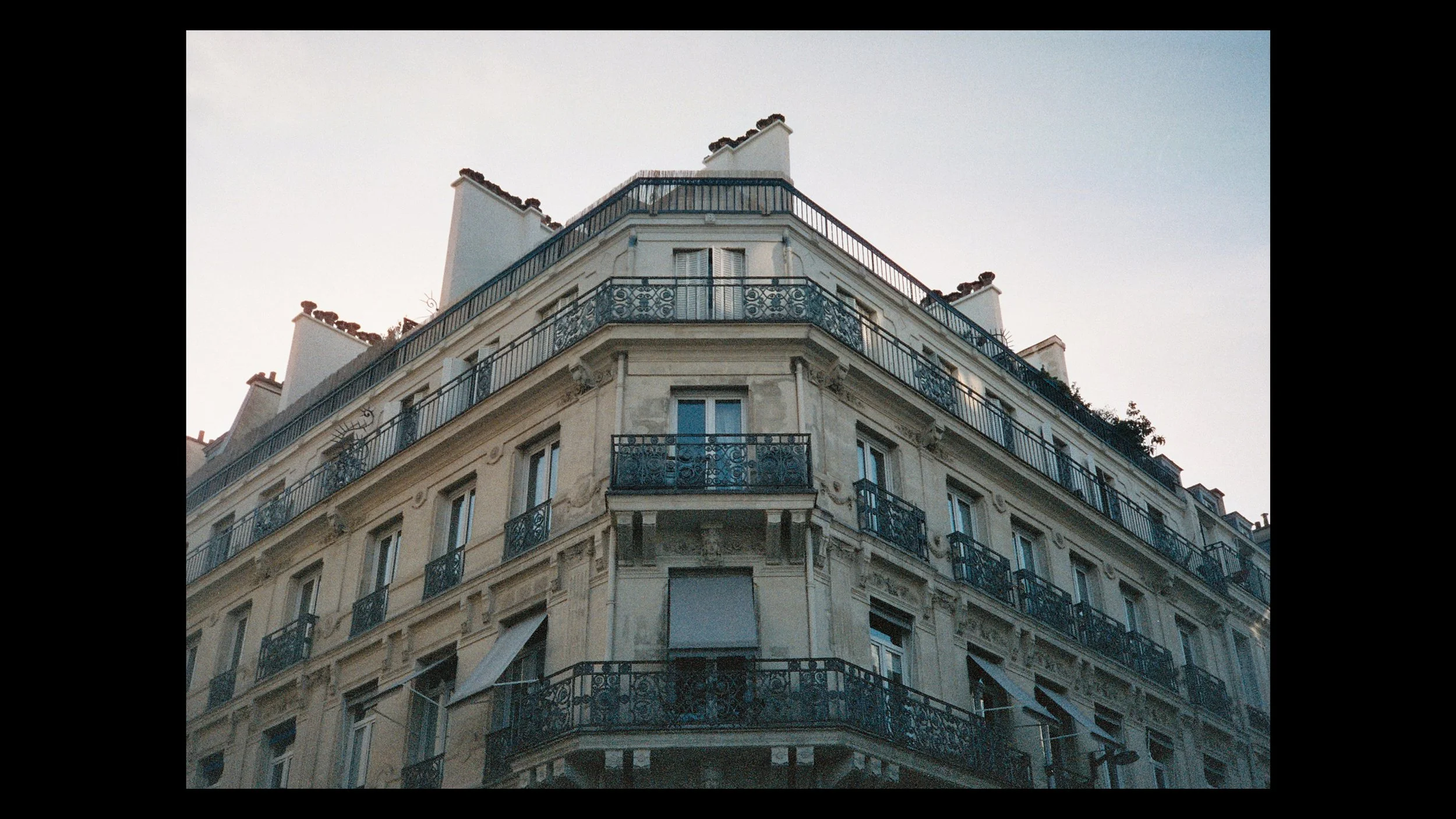 PARIS 03 - DIAGONAL.jpg
