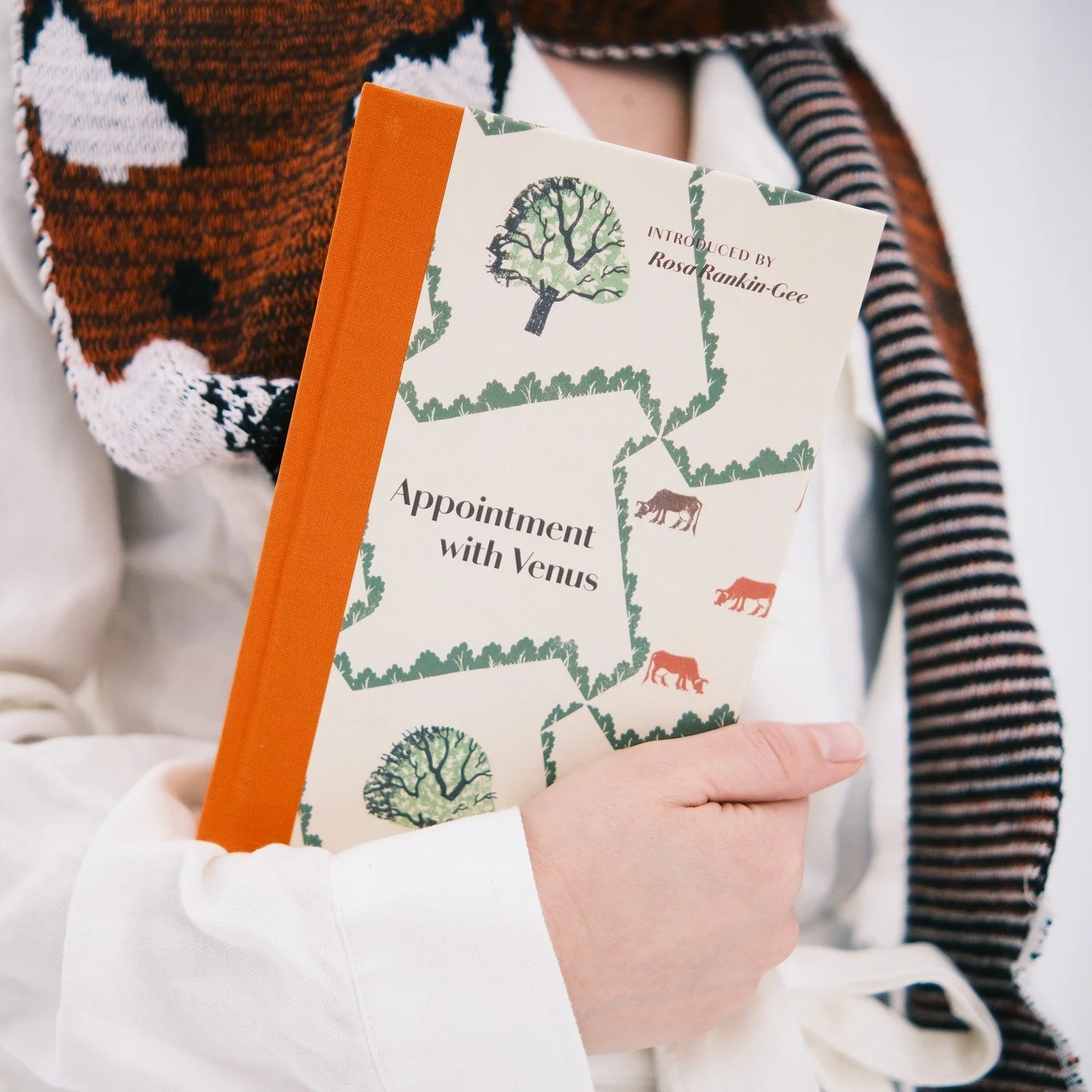 Life goal: Designing, publishing, and packaging books as beautiful as Appointment with Venus from @manderleypress 

With thanks to @foalingseason for the wonderful gift 🎁

#smallpress #smallpresspublishing #smallpressbooks #amreading #publishing #ed