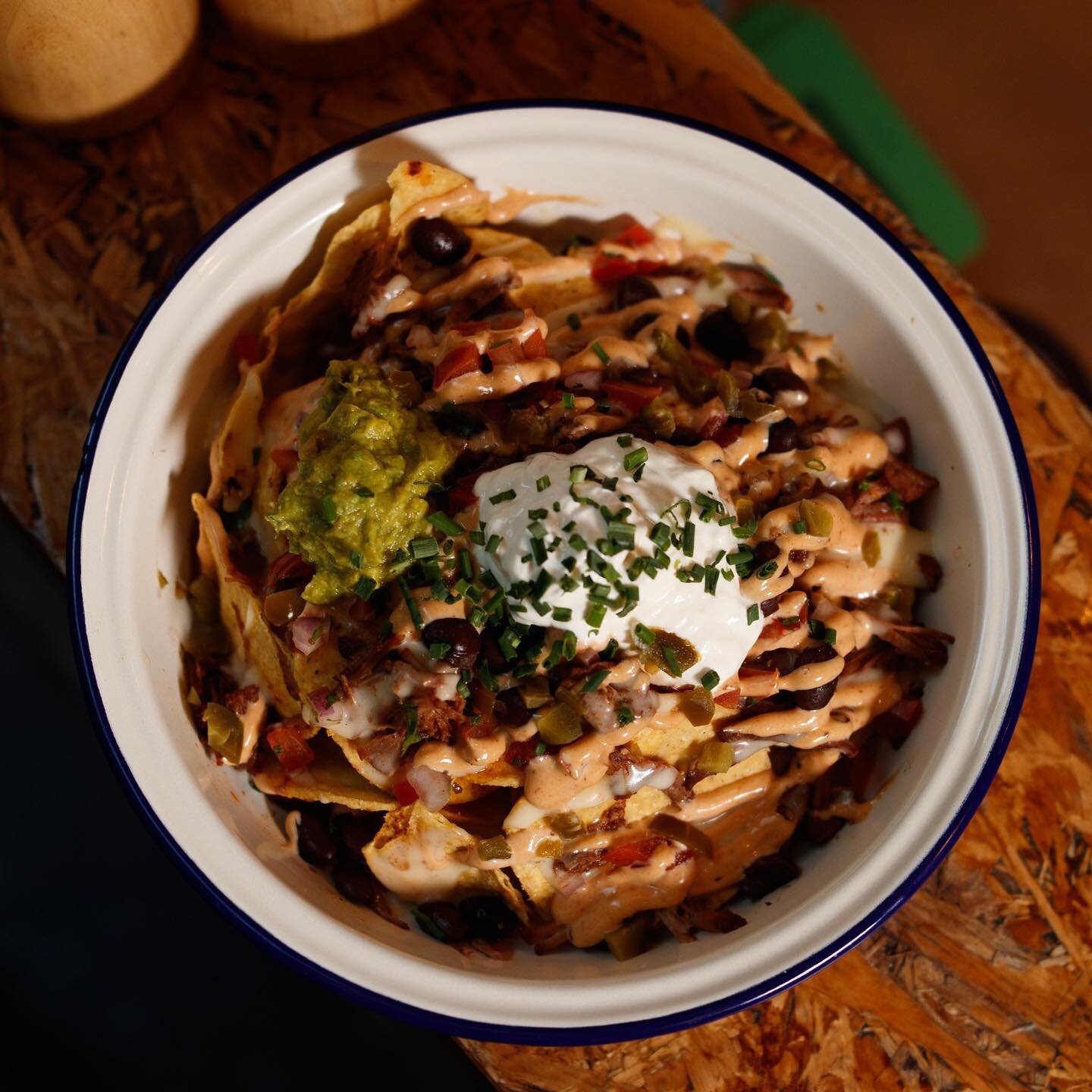 Big, bold, and loaded with toppings: New York-style nachos are not for the faint of heart!

Perfect for sharing with friends or enjoying on your own 😍❤️

.

.

.

.

#Nachos #NYCNachos #LoadedNachos #Nachoslovers #StreetFood #FoodLovers #Brisbane #B