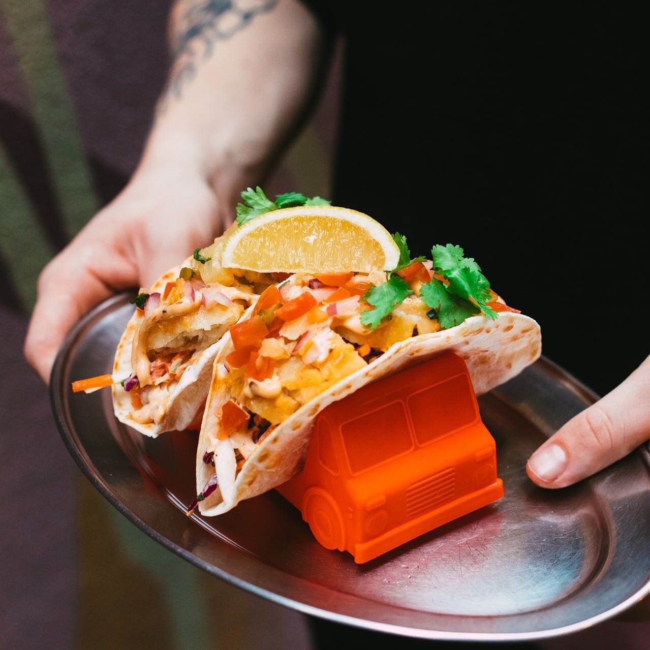 Get hooked on our Fish Tacos! Packed with beer battered fish, fresh veggies, and a deliciously chipotle mayo, it's a meal you won't soon forget.

.

.

.

.

#Tacos #FishTacos #TacoTuesday #Tacolovers #Brisbane #BrisbaneRestaurants #Bars #BrisbaneBar