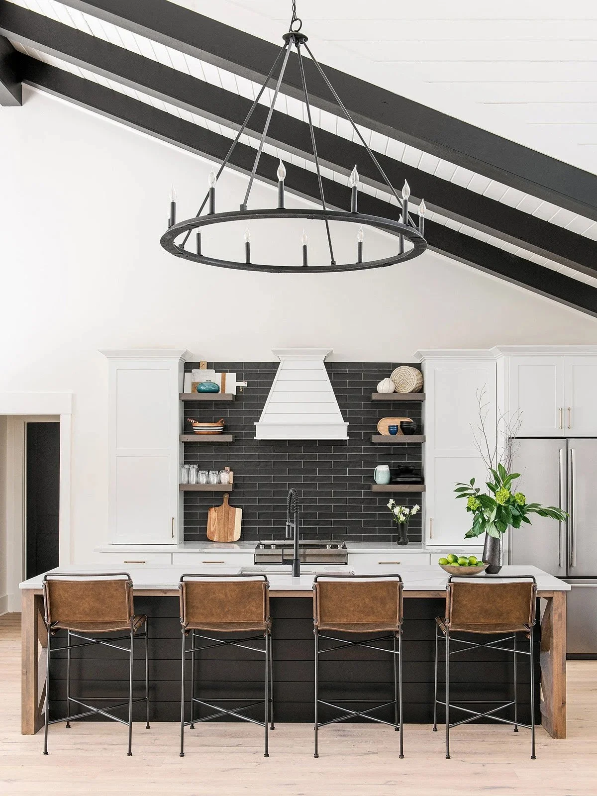 6-dark-backsplashes-for-kitchens.jpeg
