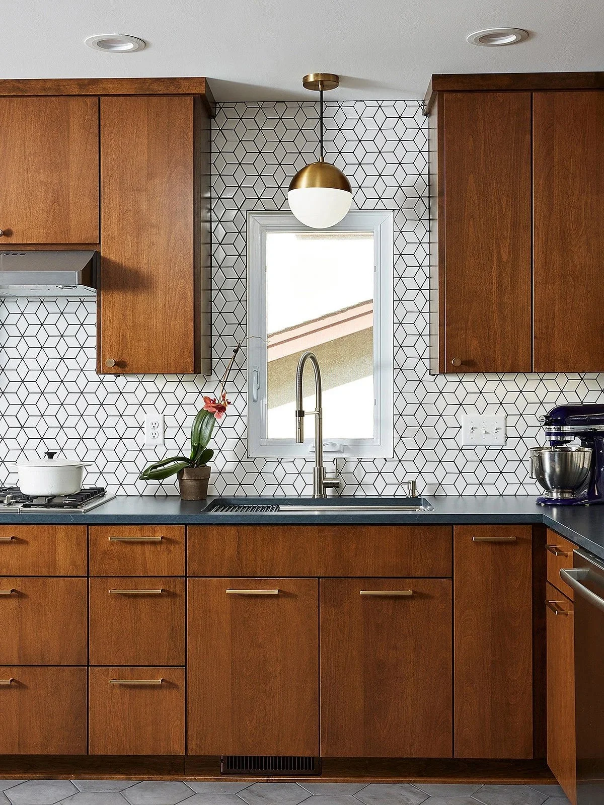 farmhouse-honeycomb2-backsplash-idea-2.jpeg