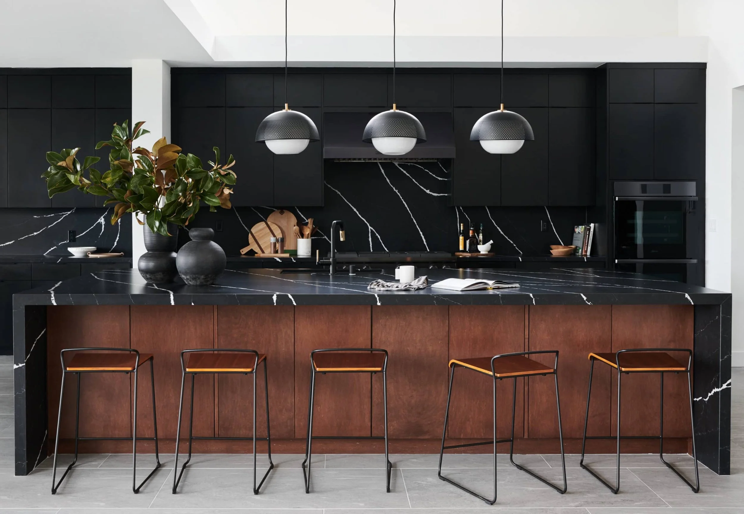 Elegant black Kitchen-4.jpeg
