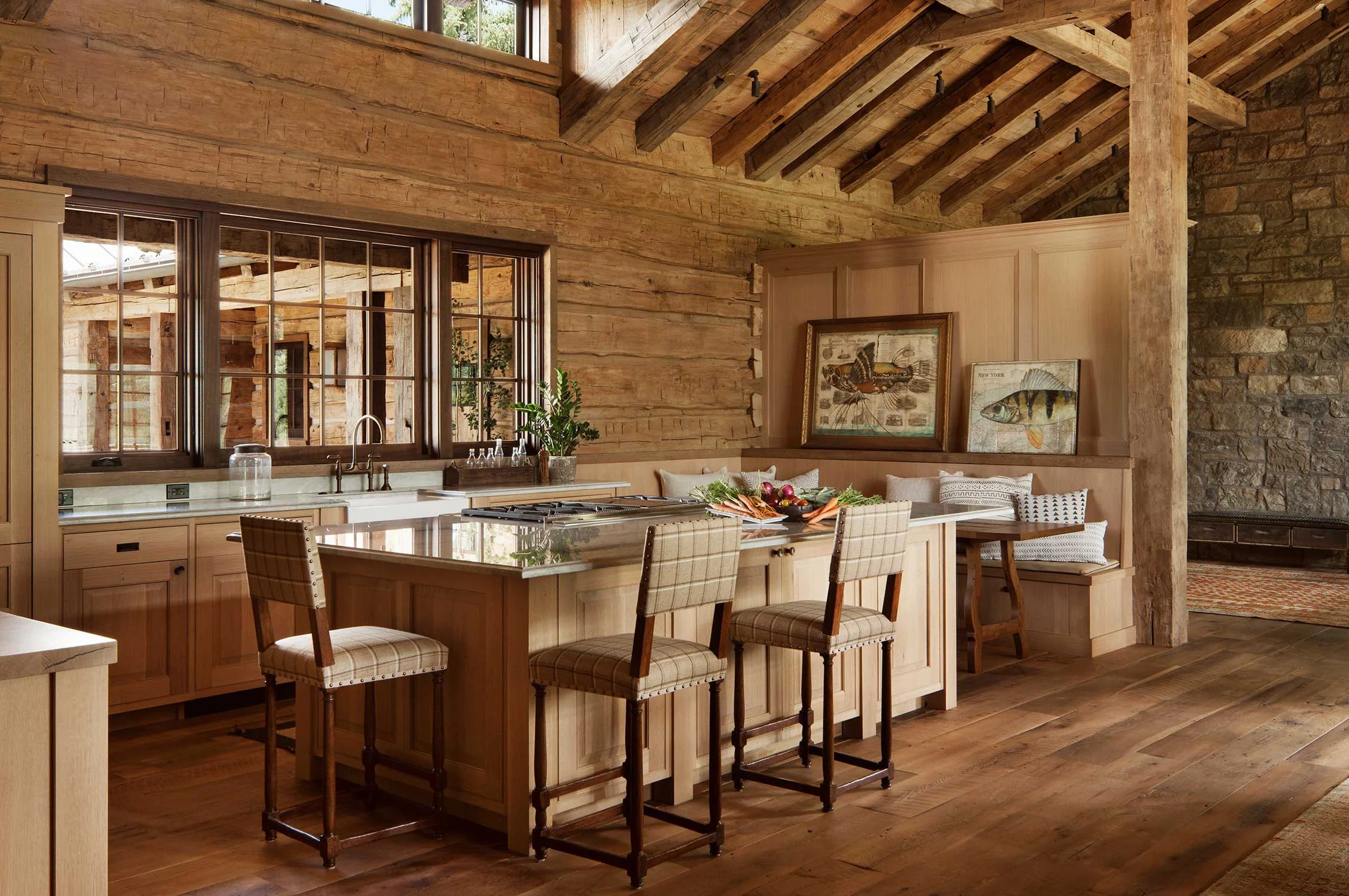 13-log-home-interiors.jpg