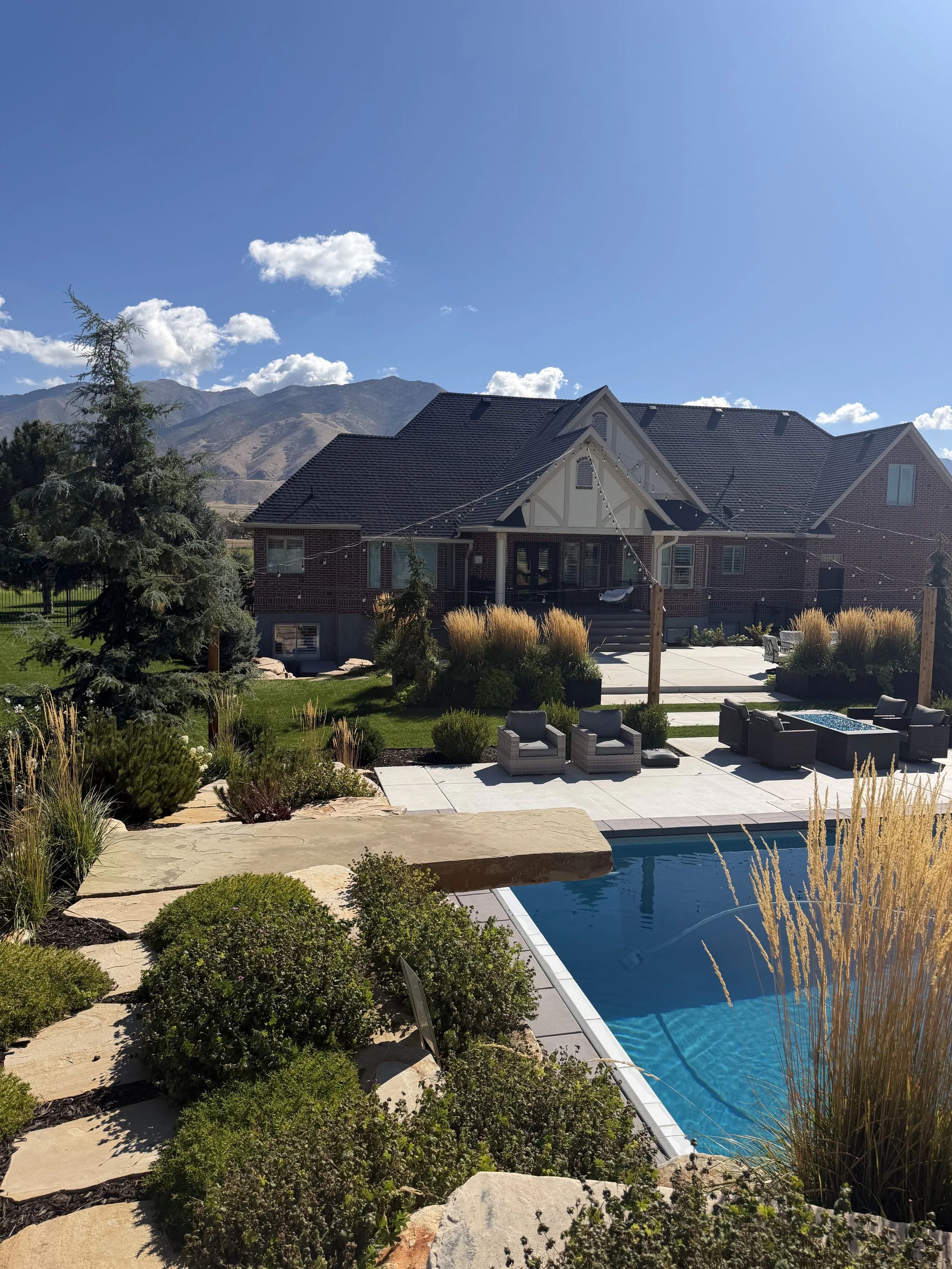 alecia-lewis-backyard-pool-and-house-view.jpg.jpeg