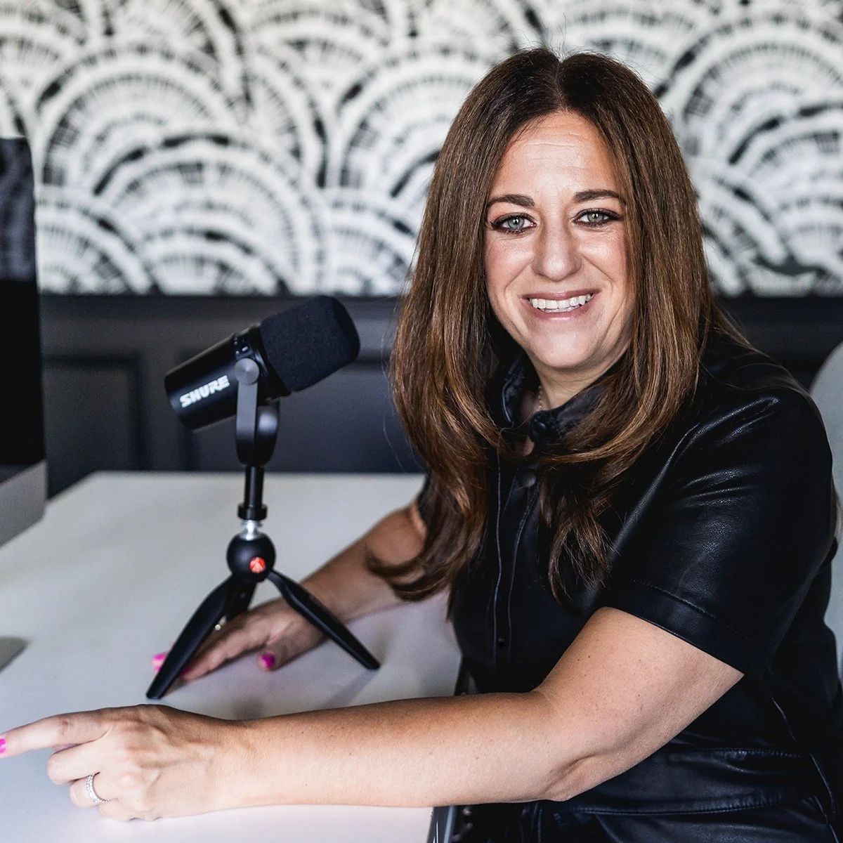 S4. Ep. 288 10 Things You’re Definitely Not Doing That Can Change Your Business, with Host, Lindsay Pinchuk