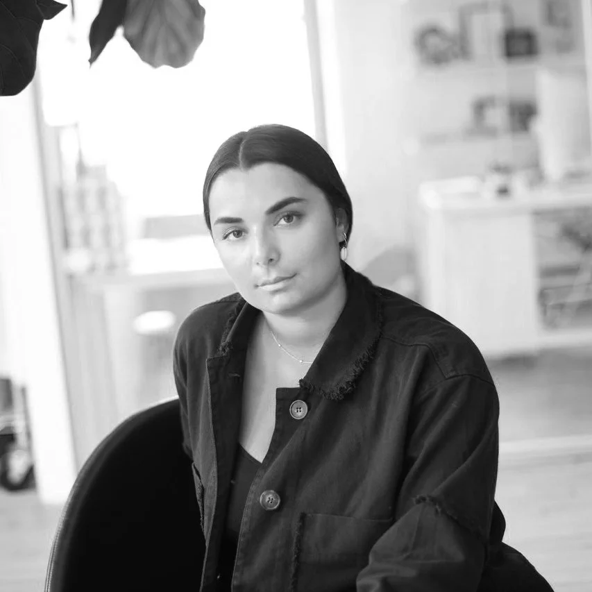 S5. Ep. 345 The Female Founder Story Behind Apparis: Press, Rapid Growth, and Building a Team From Scratch