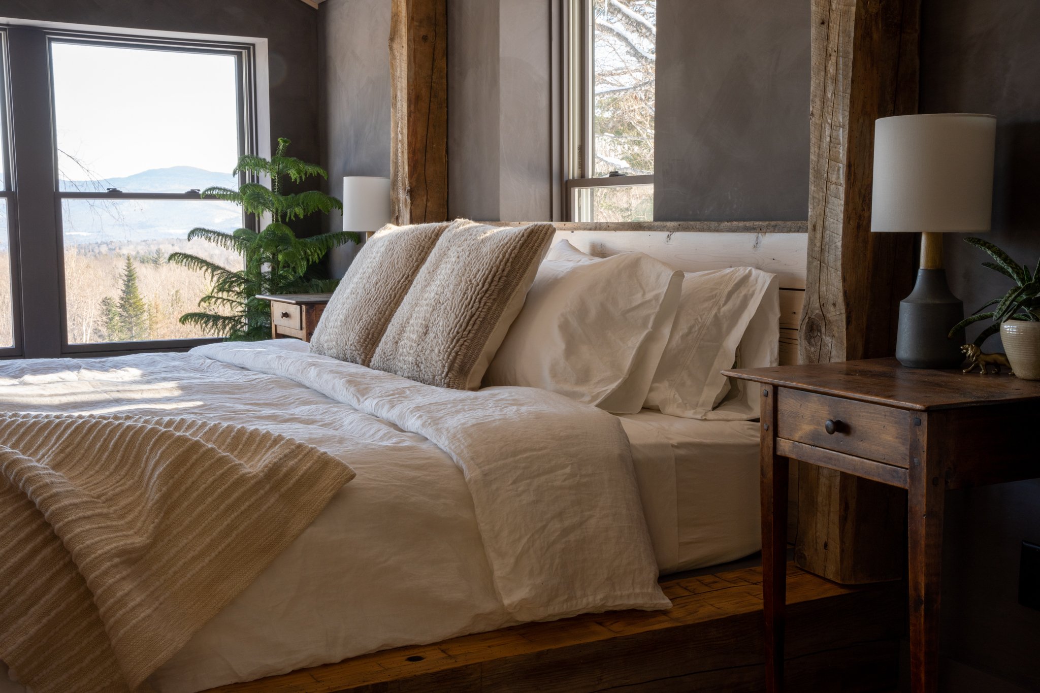Red Oak - Bed.jpg