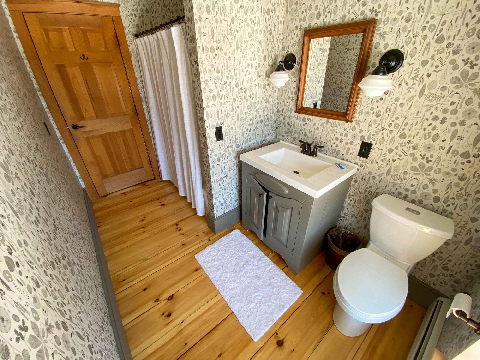 Oak_bathroom.jpg