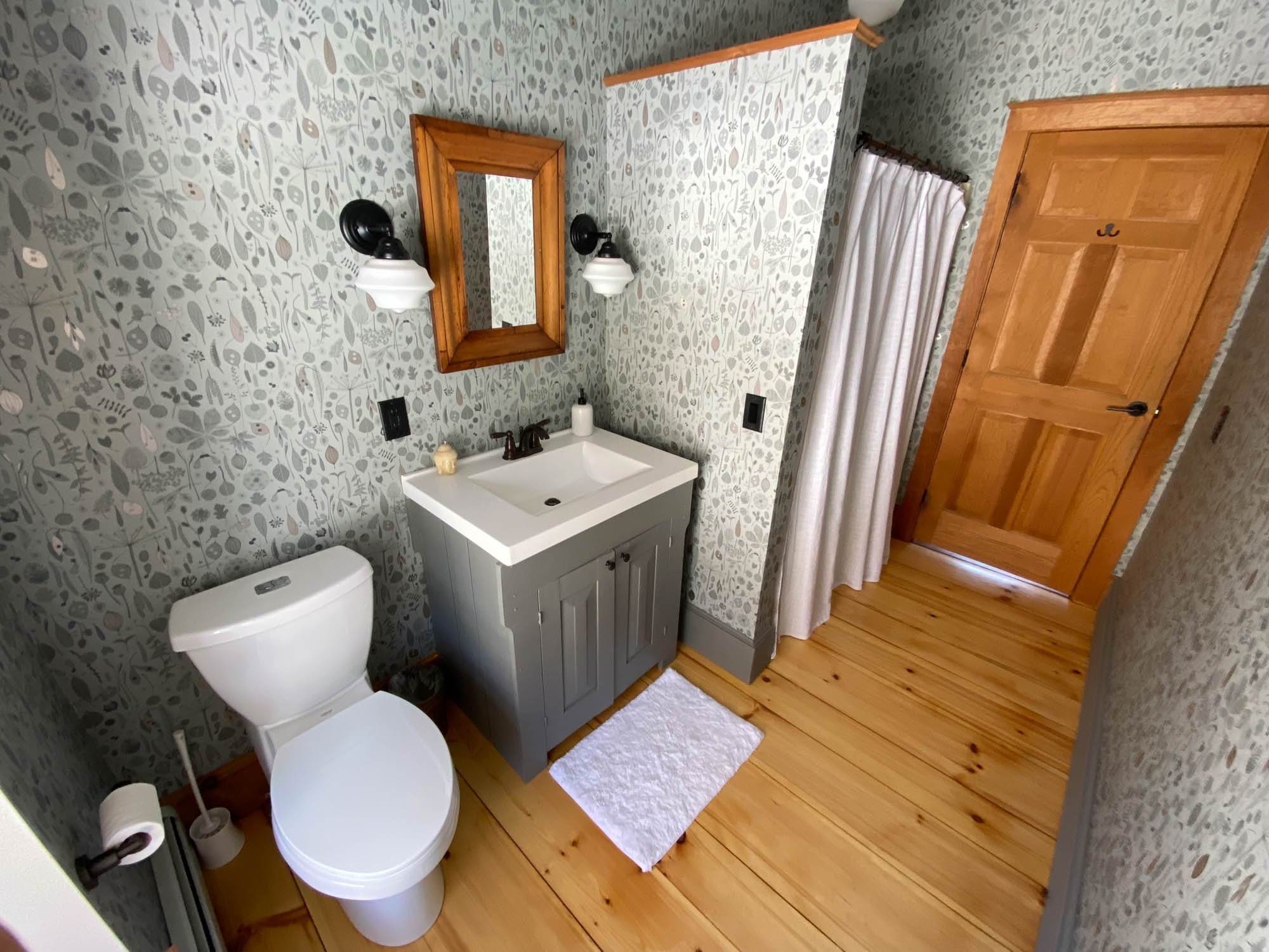Larch_bathroom.jpg