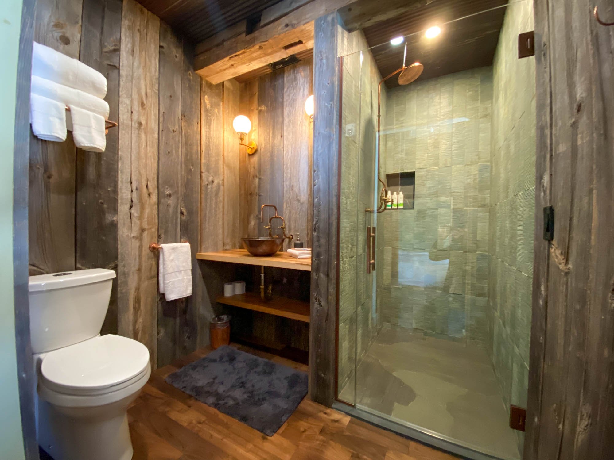 Walnut(Bathroom).jpg