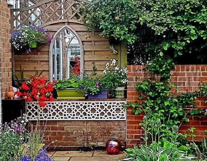 3-free-alhambra-trellis-screen-with-envy-3_2e57c7d3-2fd1-42bb-a3ff-a9a68eb9686d.jpg