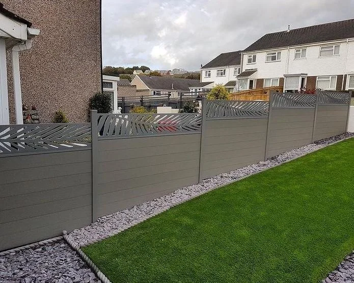 greyfrondtrellisfence.jpg