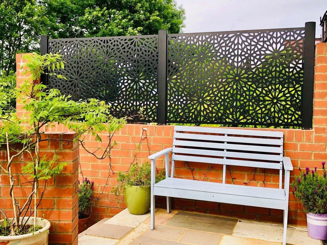4ft-high-post-screen-with-envy-7_64a15c3e-f6db-4170-8f23-68dab60da087.jpg
