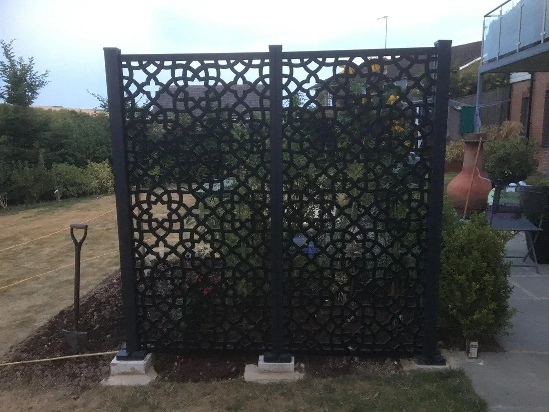 2-black-alhambra-large-16mm-scre.jpg