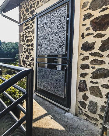 Decorative window screen: window privacy