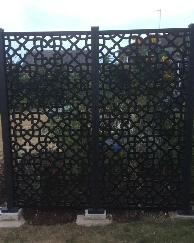 2 x 16mm Alhambra Large Screens with 3 x Full Height Posts