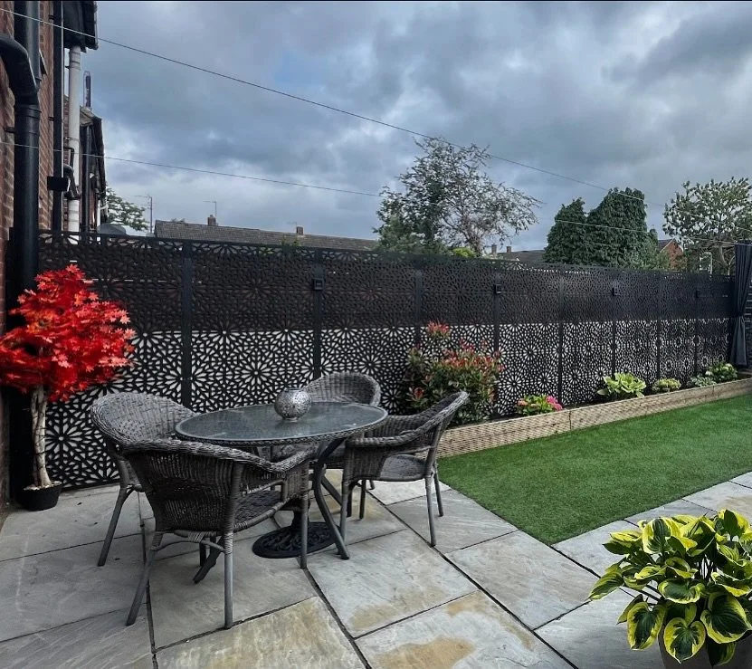 Got a plain old fence? ✨ 

Transform it into a decorative statement without breaking the bank! 💷

Our range of screens are the perfect solution - easy to install, completely weatherproof and UV resistant, making them great all year round ☀️❄️🍁🌸

O