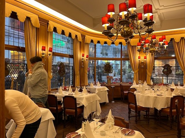 Inside of Aux Armes de Bruxelles