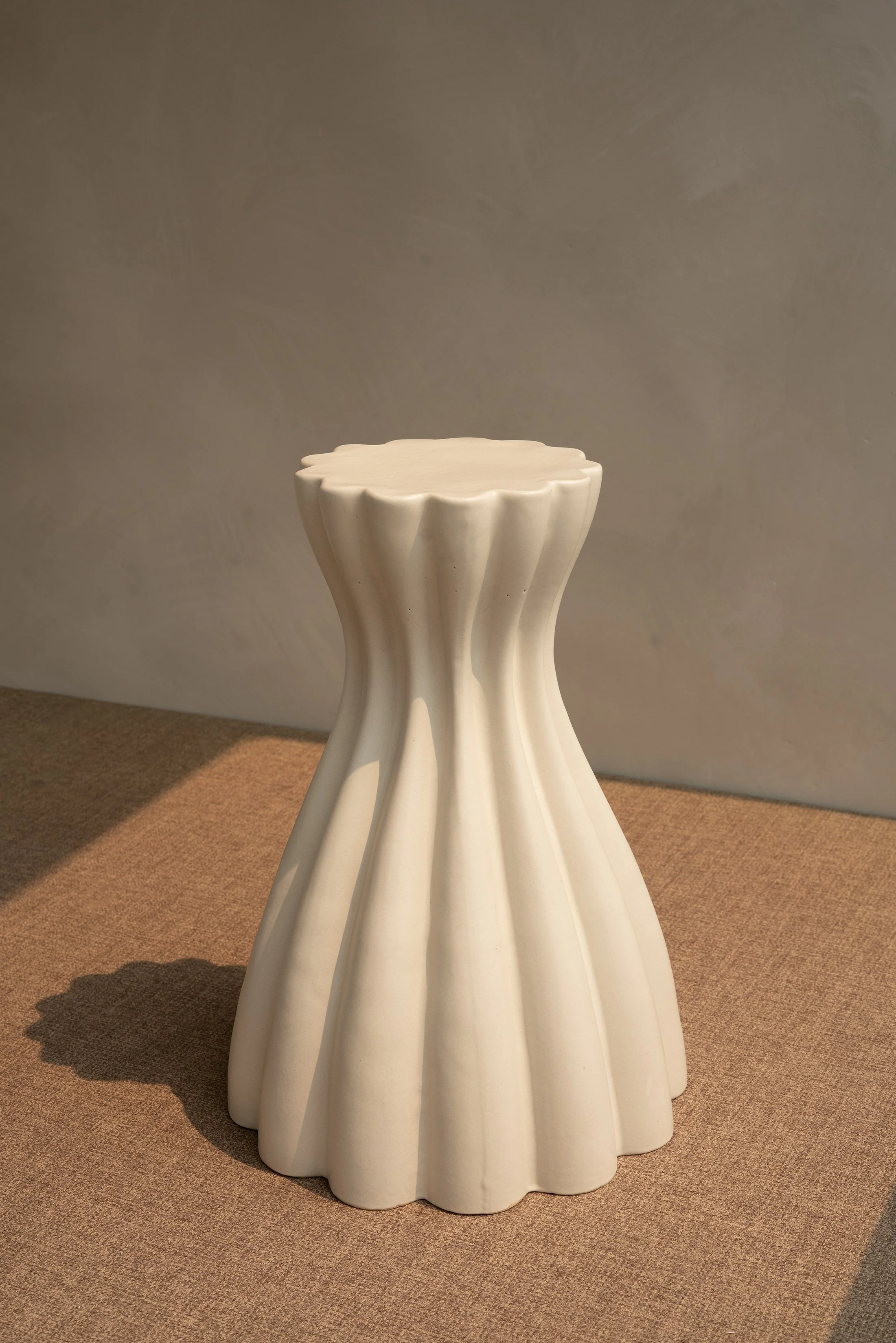 DIN_SideTable_Malee_White_2.jpg