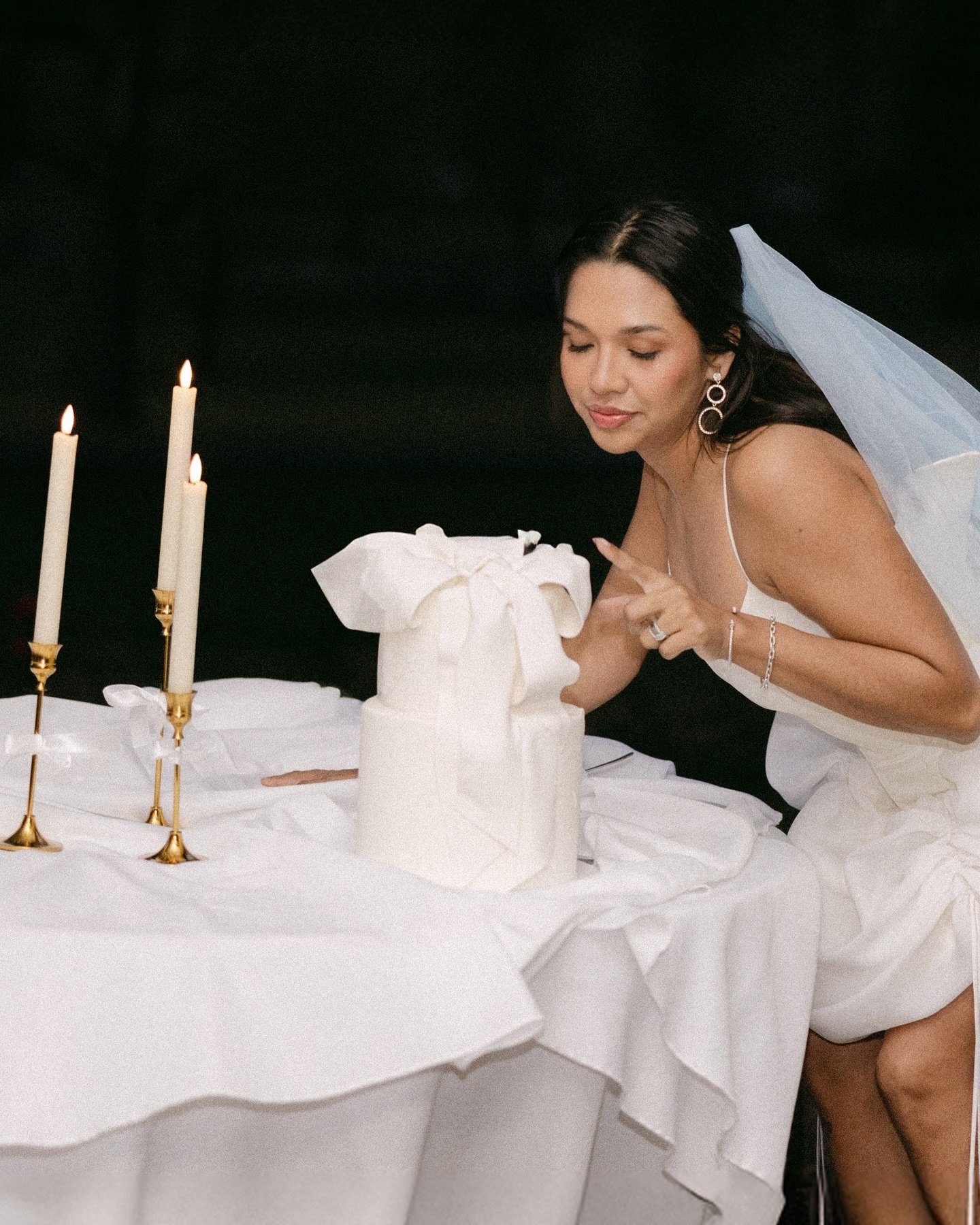 tying the knot ⋆ ˚｡⋆౨ৎ˚

host &amp; styling - @bykennaprovence

venue - @stoneleigh_estate

solo bride - @_21slava 

dress - @dalliancegownrentals

content creator - @styled_memories_content

#virginiaphotographer
#vaphotographer
#dcphotographer
#nov