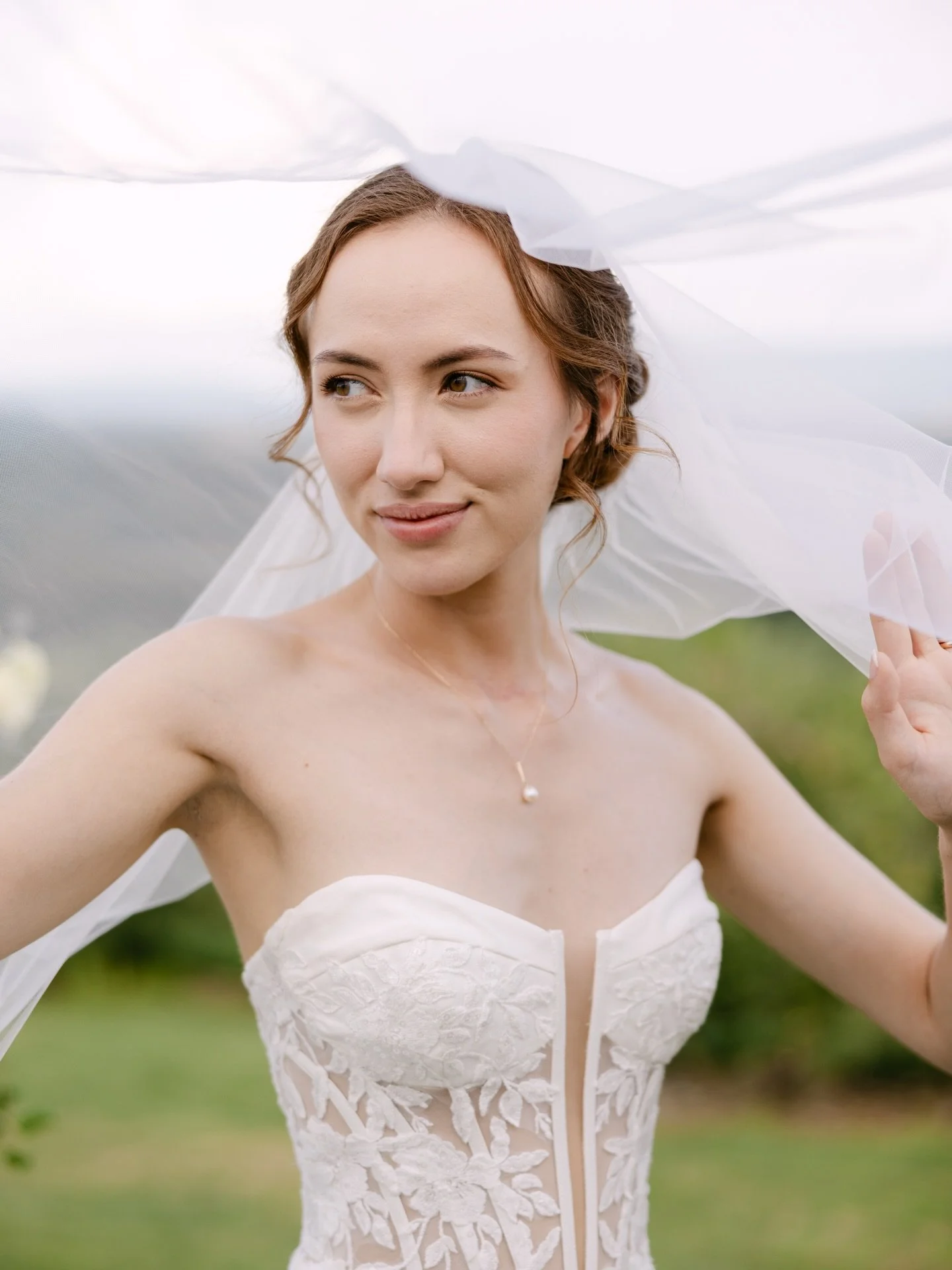 to my 2026 brides to be - I can&rsquo;t wait to capture your big day 🌸💐🤍💌 

ss for the very best @christiandantemedia ✨

#weddingphotographer #wedding #virginiaweddingphotographer #photographer #showaltersorchard #weddings #photo #bride #2026brid