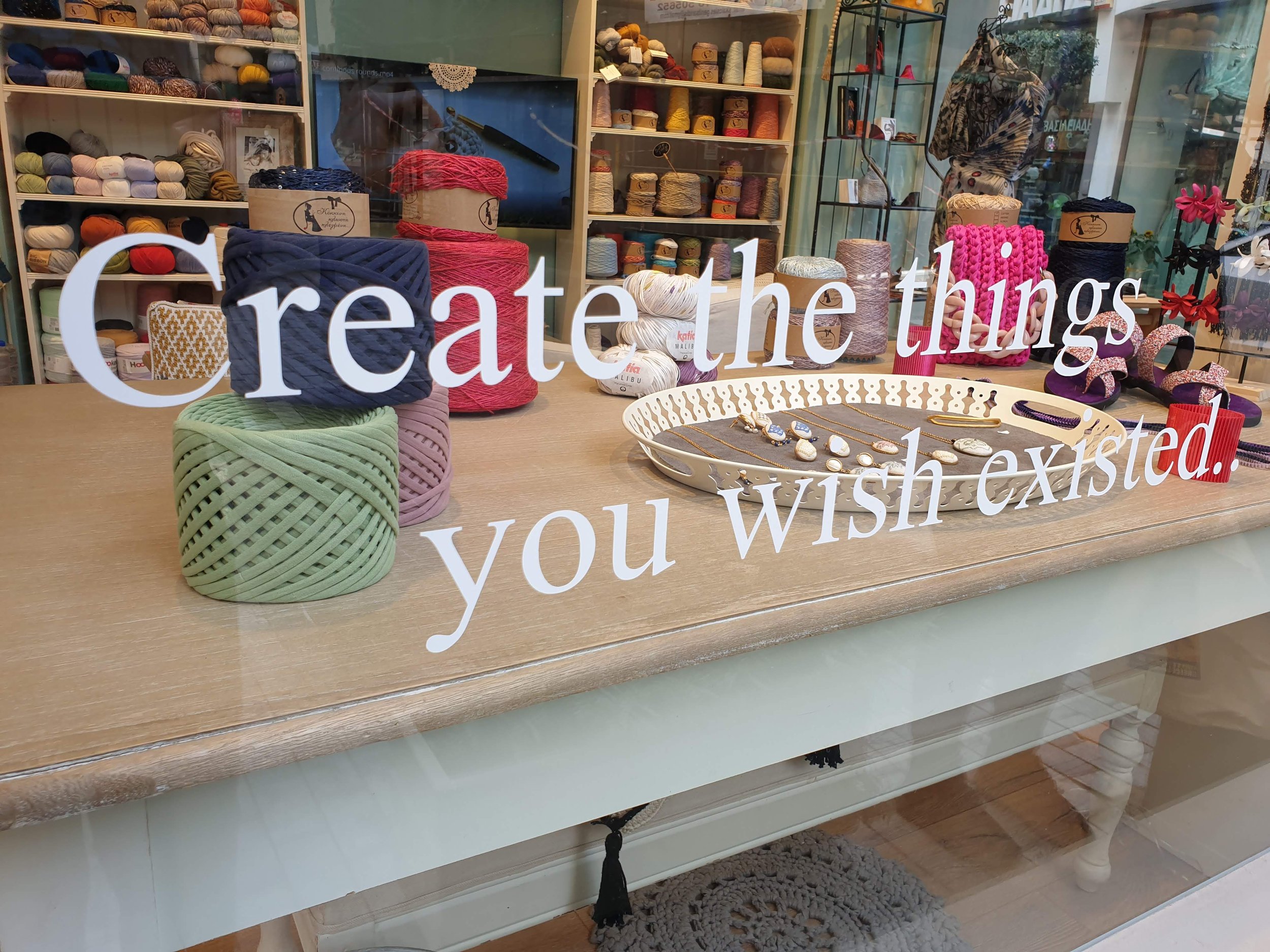 4 tips for knitting while traveling