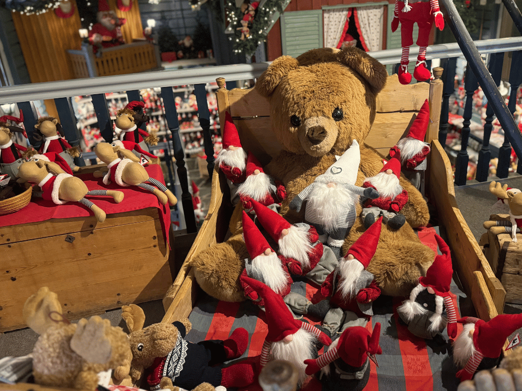  An un-bear-able amount of toys in Drøbak 