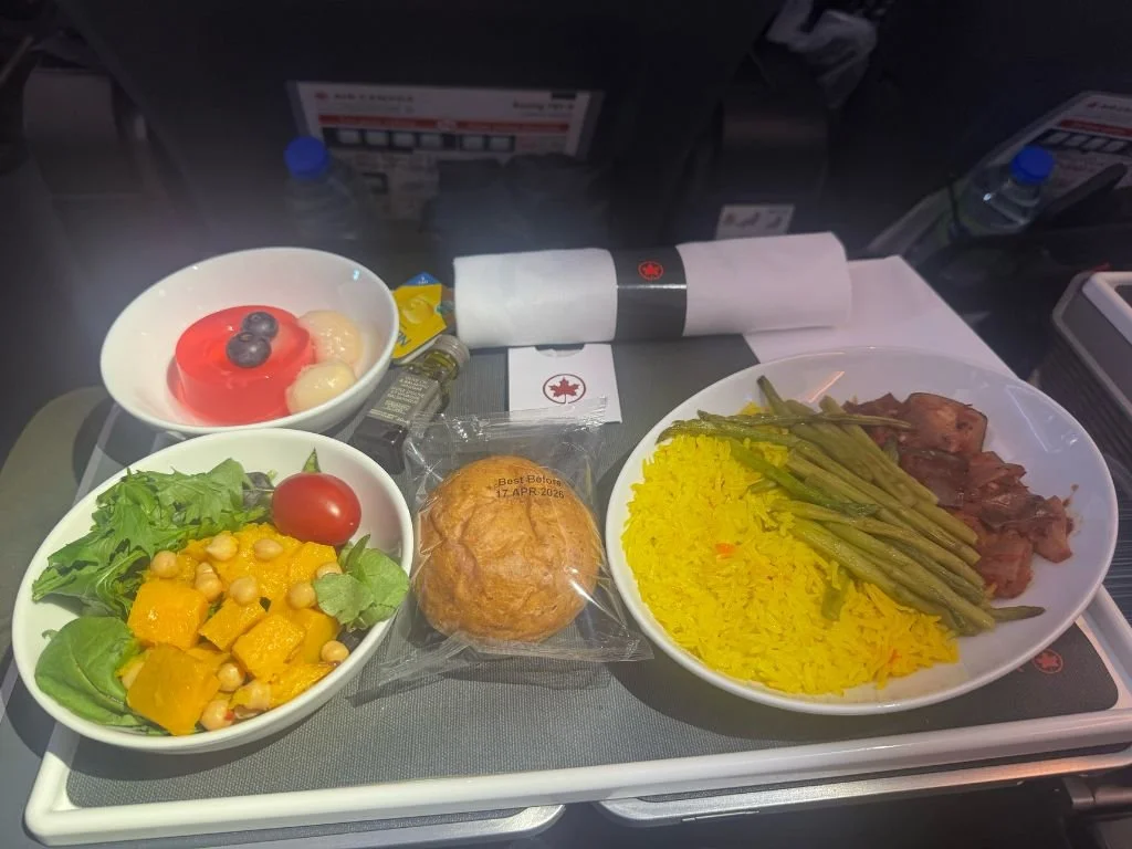 A hot meal in Premium Economy aboard the Air Canada 787-9 Dreamliner flight
