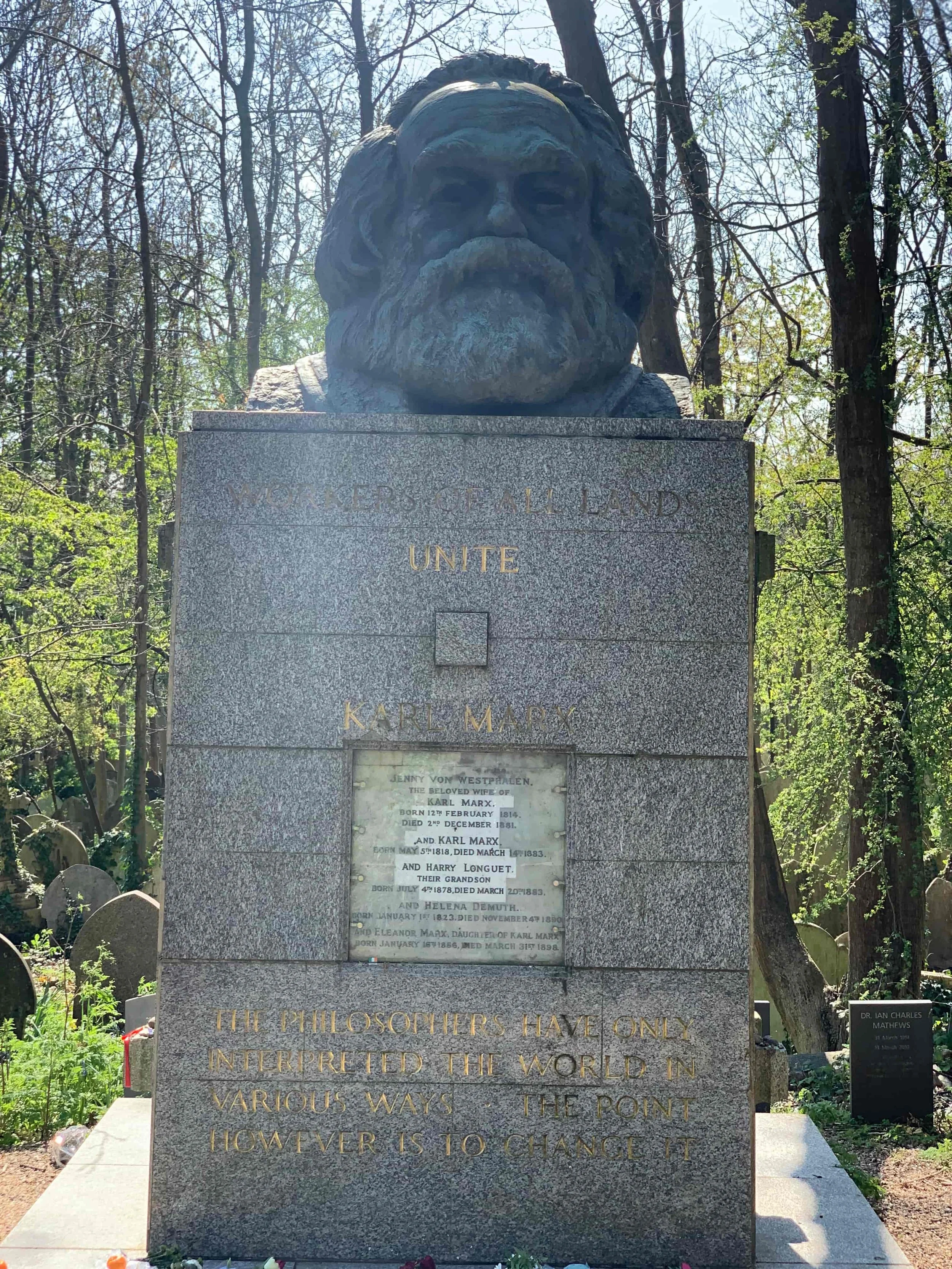 Karl_Marx_grave.jpg