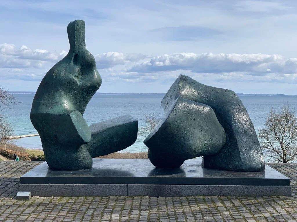 Henry Moore’s Reclining Figure No. 5 (Seagram)
