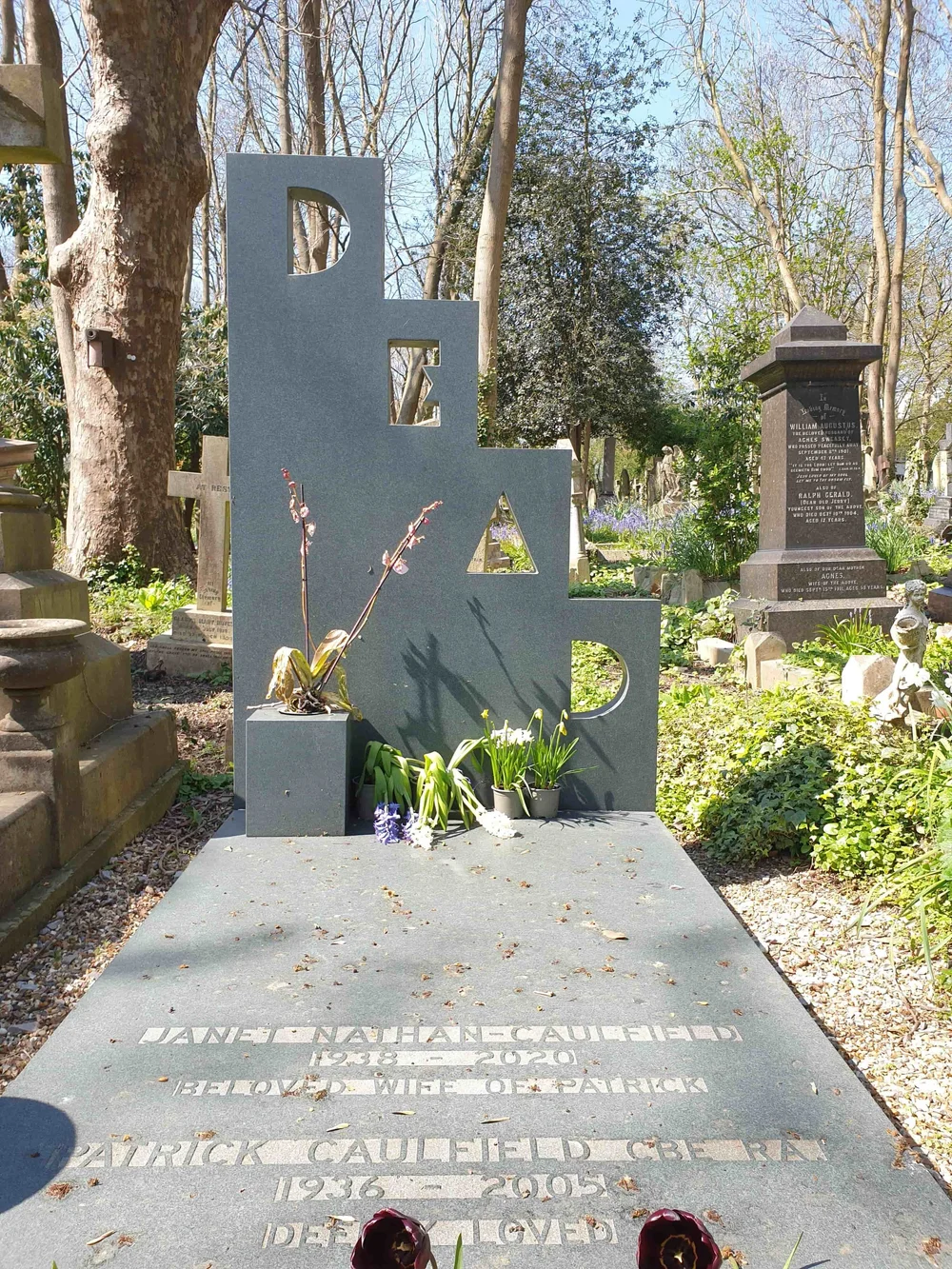 Patrick_Caulfield_grave.jpg