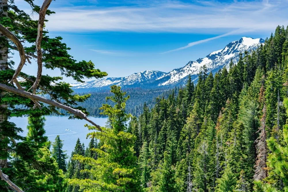 best lake travel destinations