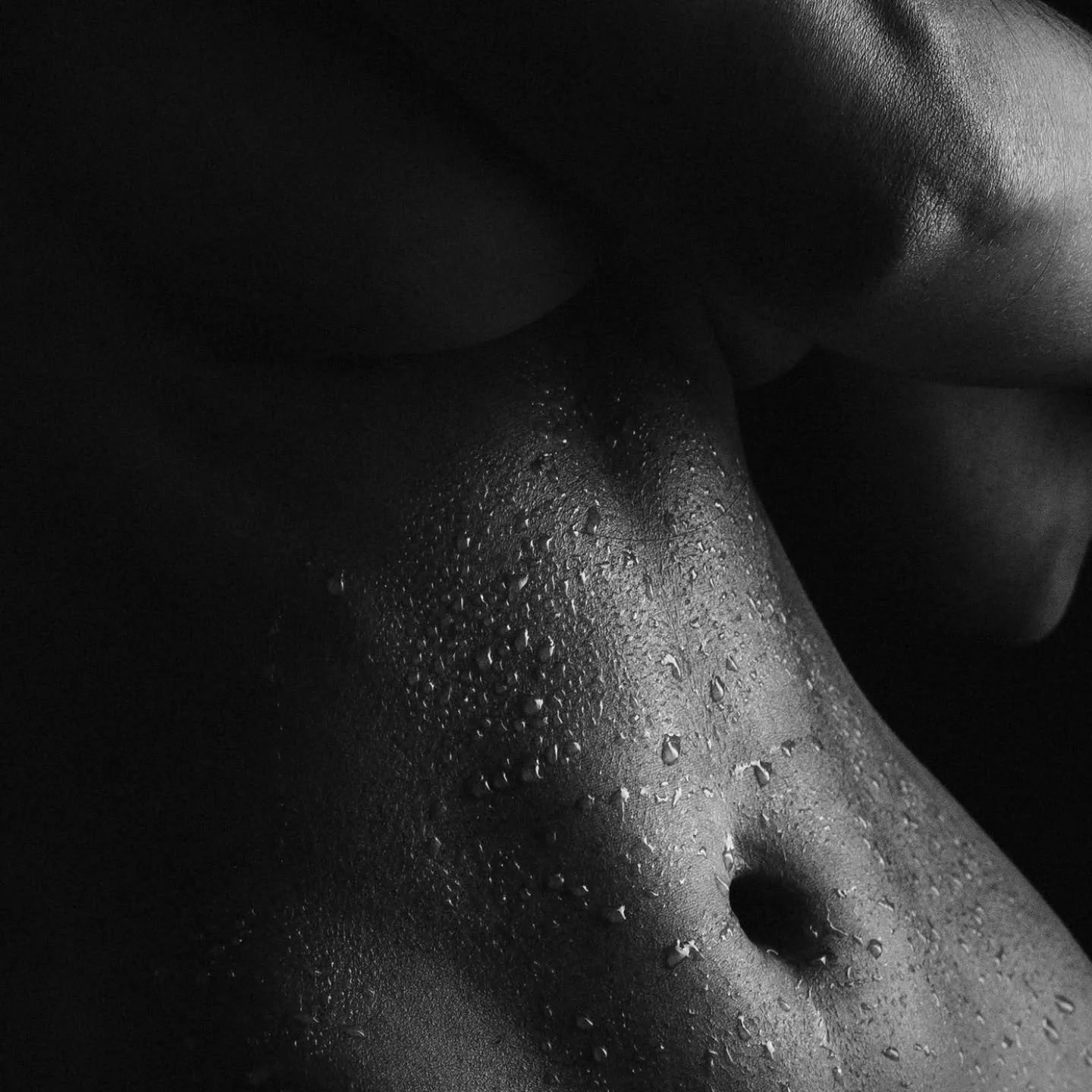 Détails de corps , portrait Studio avec Amélie.