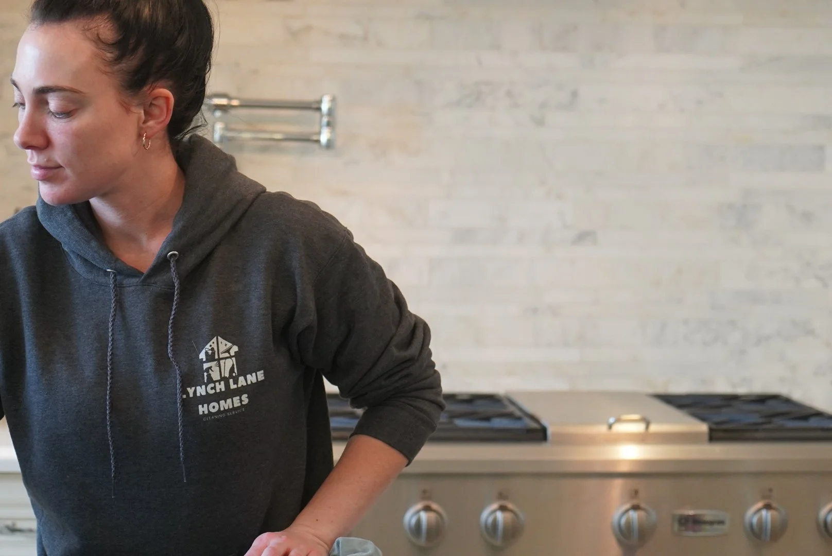 sparkling clean kitchen Hamilton cleaning service
