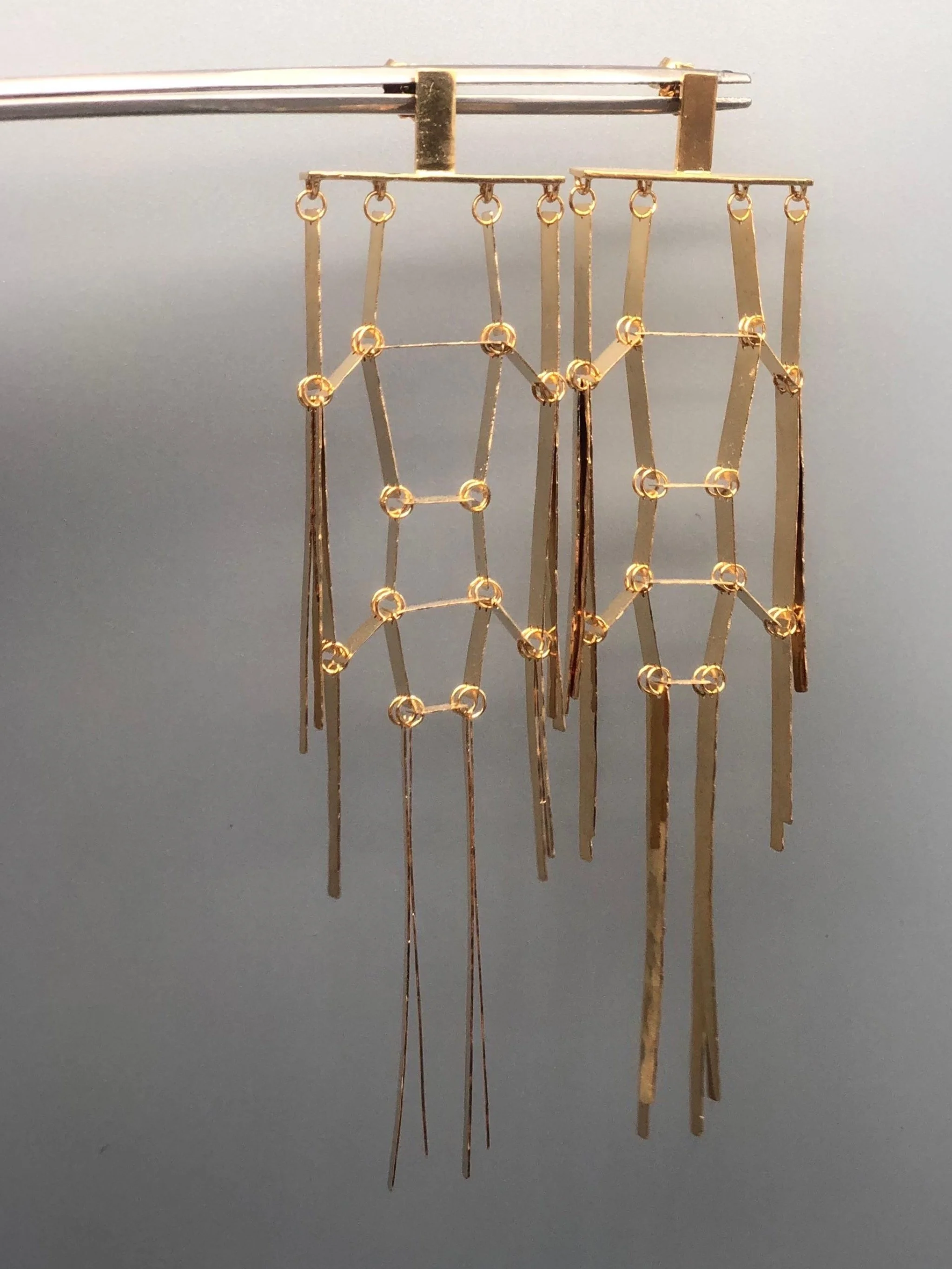 Elisa Deval Alo Maxi earrings for Crepundia Gioielli Bologna, long geometric articulated earrings in sterling silver plated with 18 karat yellow gold