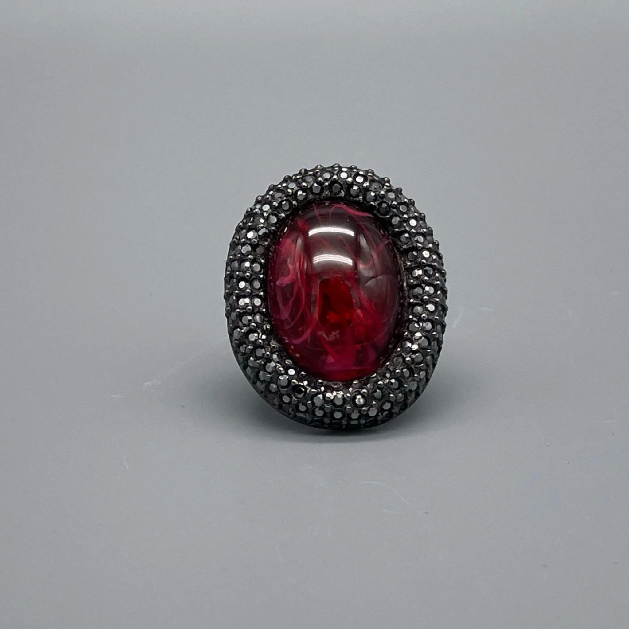 Crepundia Hub Creativo. Anello di Kenneth Jay Lane collezione .Bijouterie.