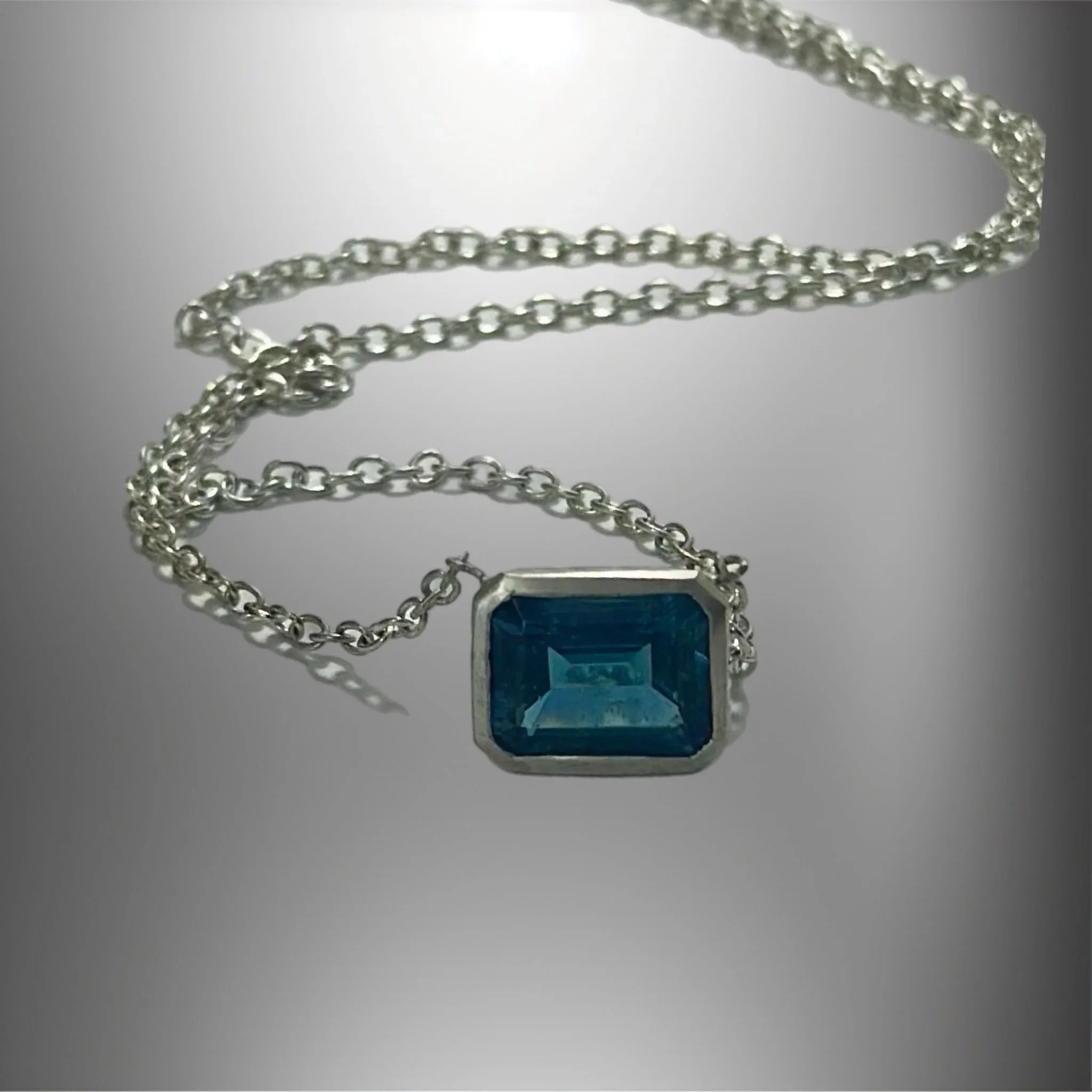 Per informazioni e ordini → WhatsApp