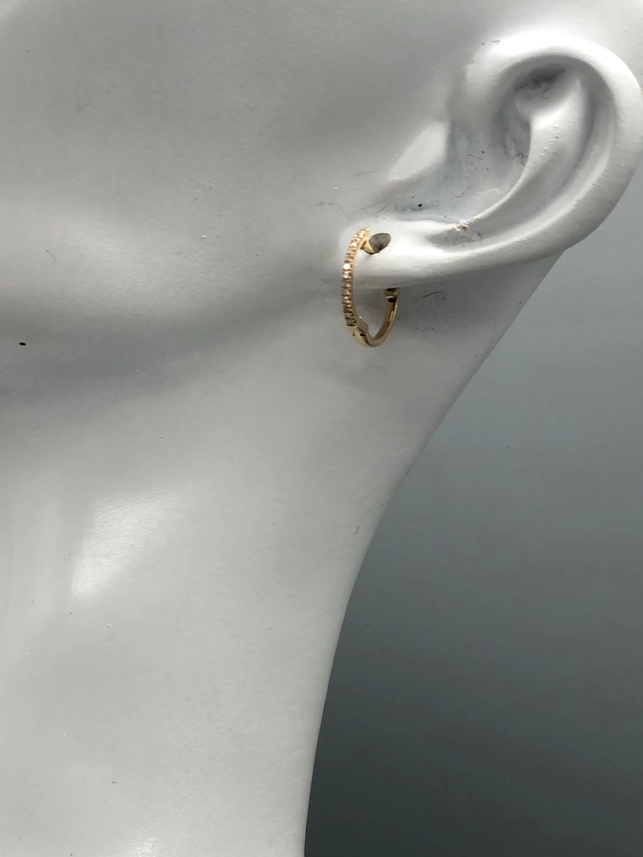Orecchini Tiny Hoops Crepundia in oro giallo e diamanti
