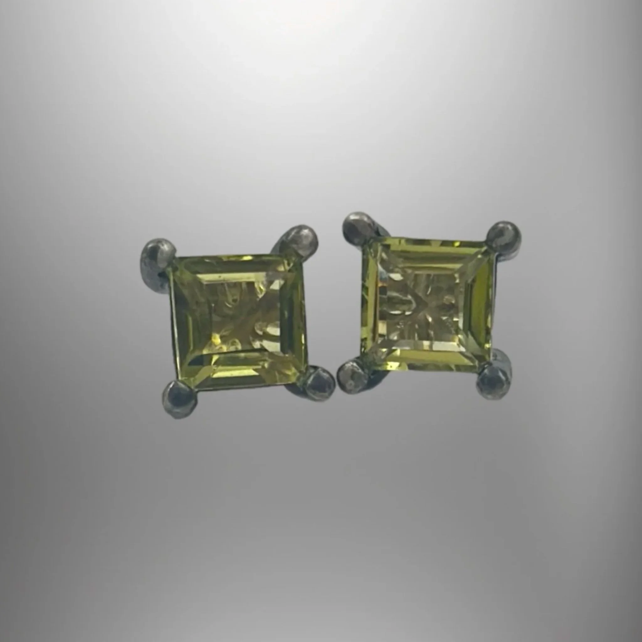 Per informazioni e ordini → WhatsApp