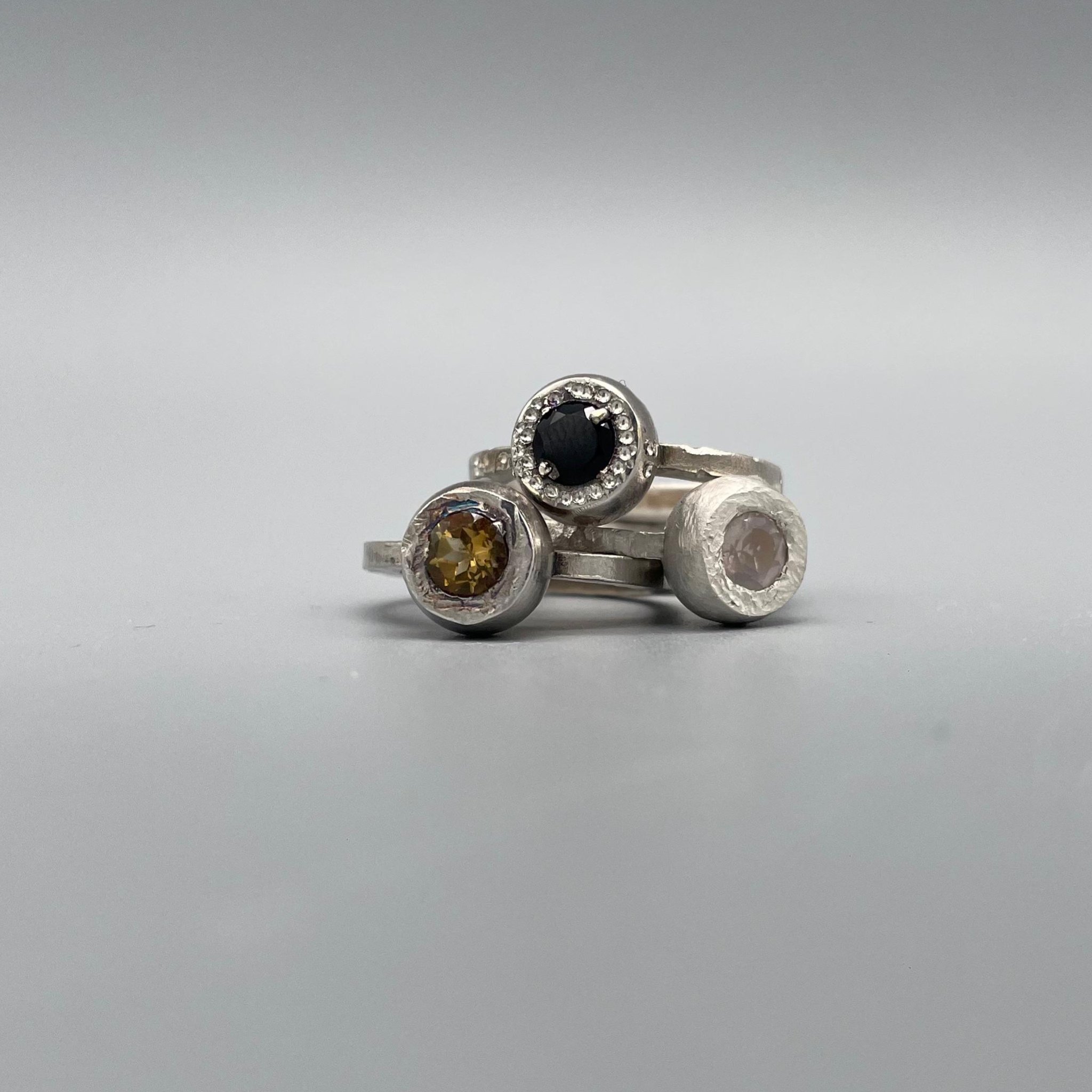 Per informazioni e ordini → WhatsApp