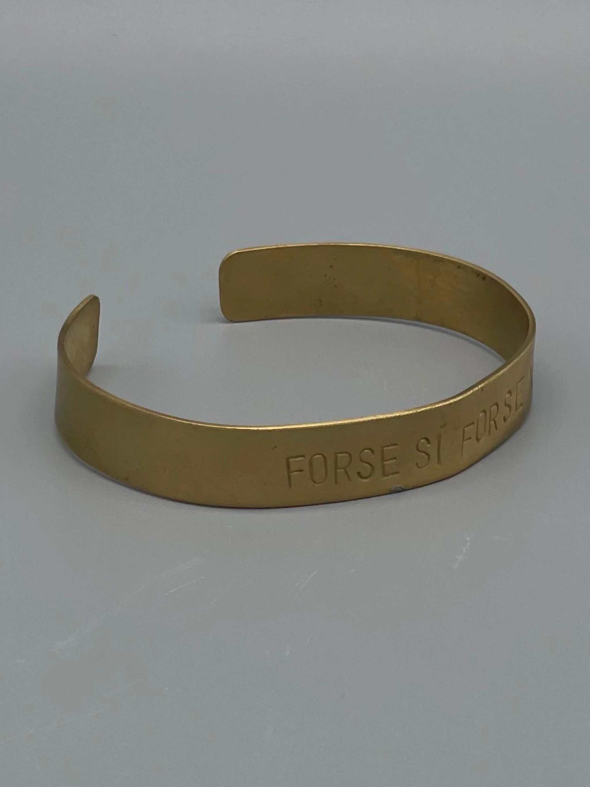 Not Sure Today Crepundia in ottone, design contemporaneo